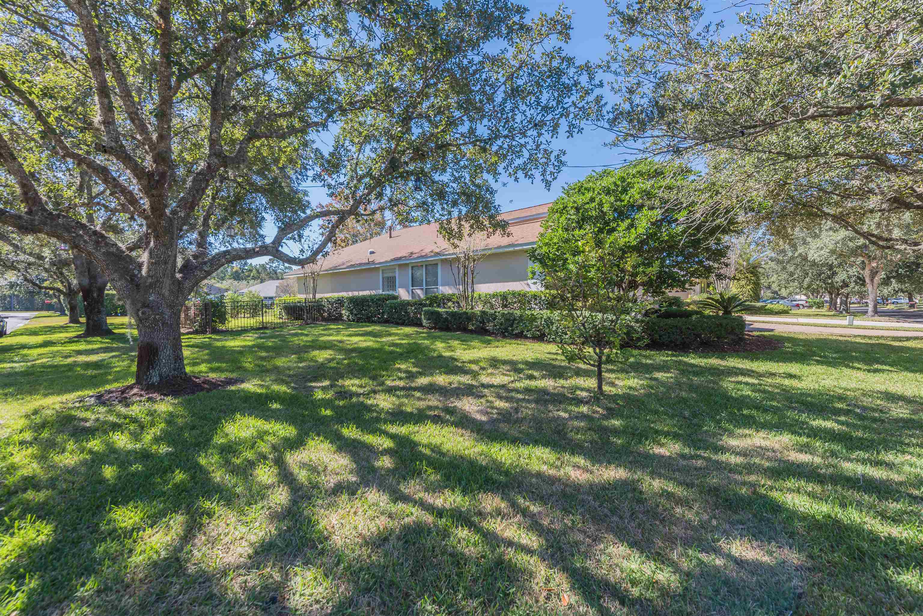 Image 2 of 32 For 1575 Barrington Cir