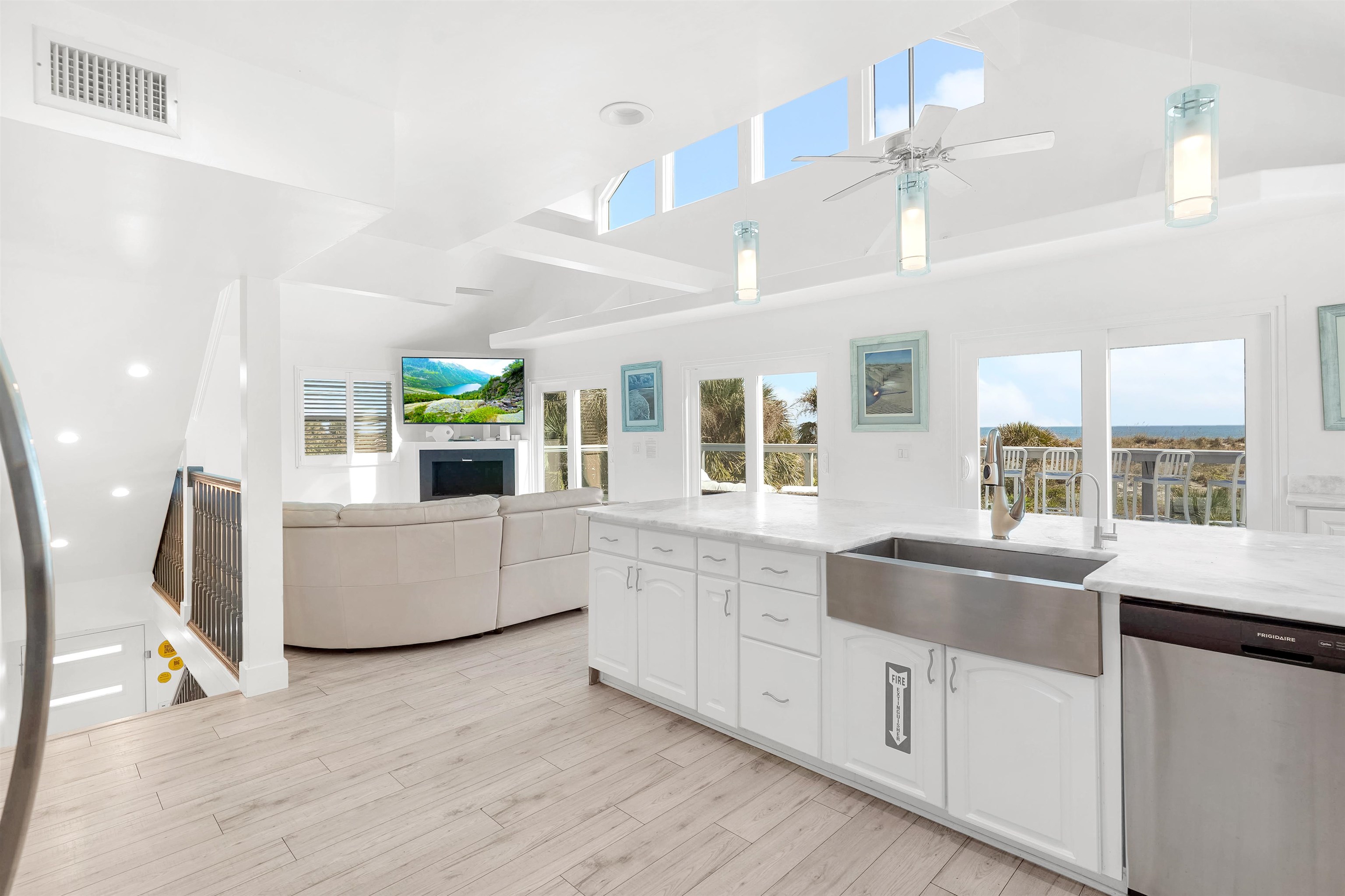 Image 13 of 60 For 1 E Street  