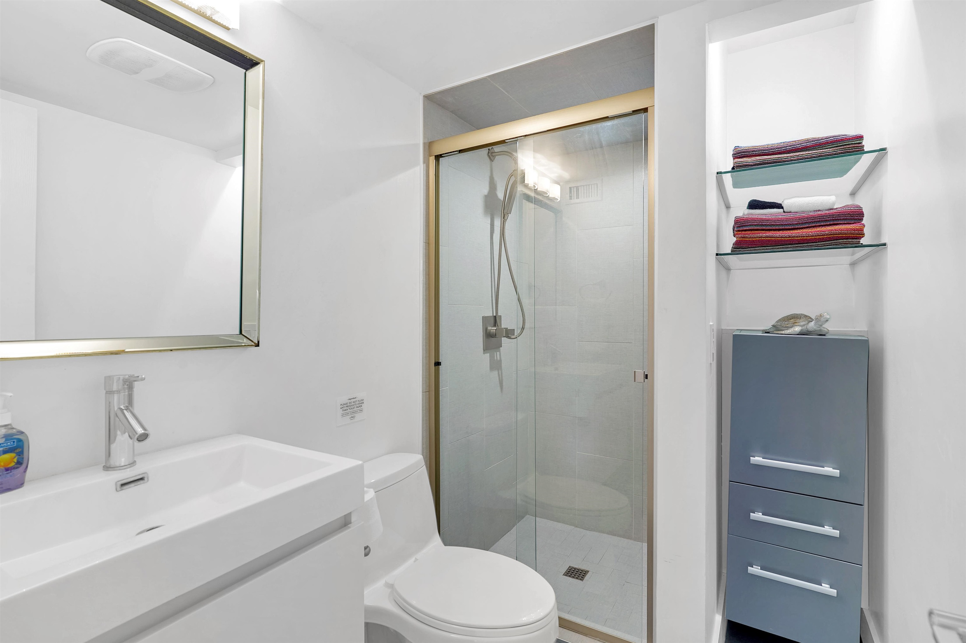 Image 20 of 60 For 1 E Street  