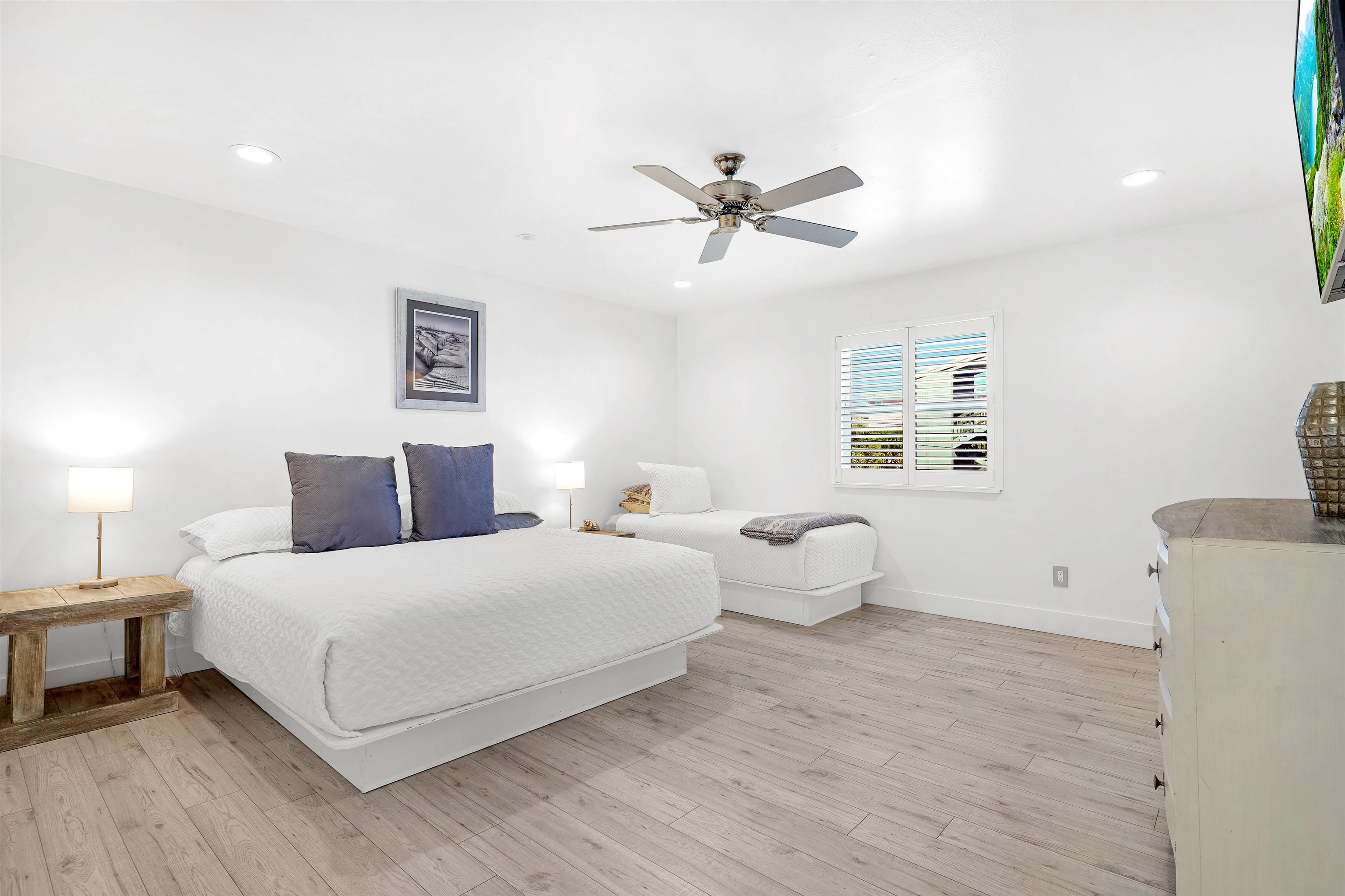 Image 29 of 60 For 1 E Street  