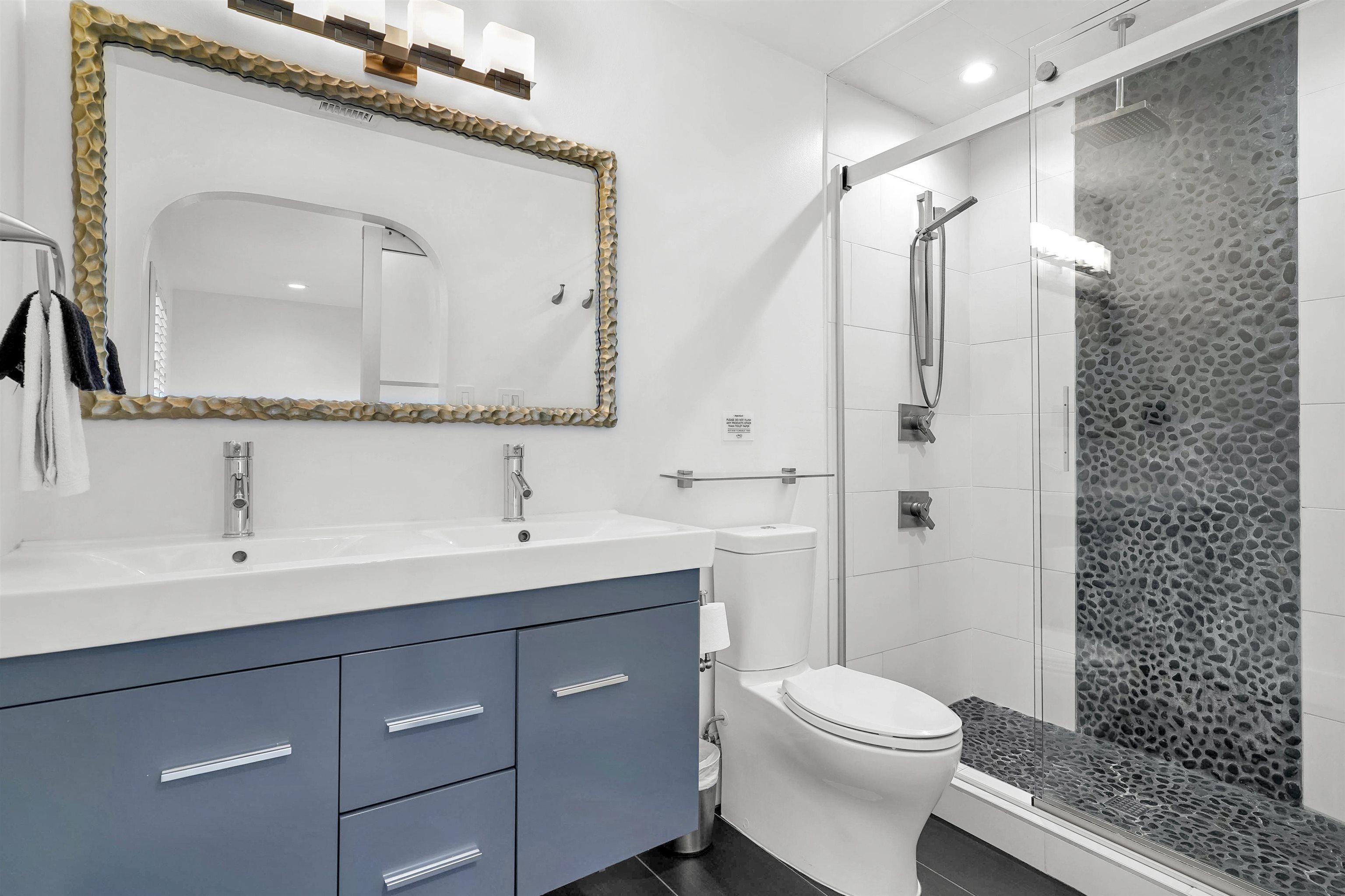 Image 31 of 60 For 1 E Street  