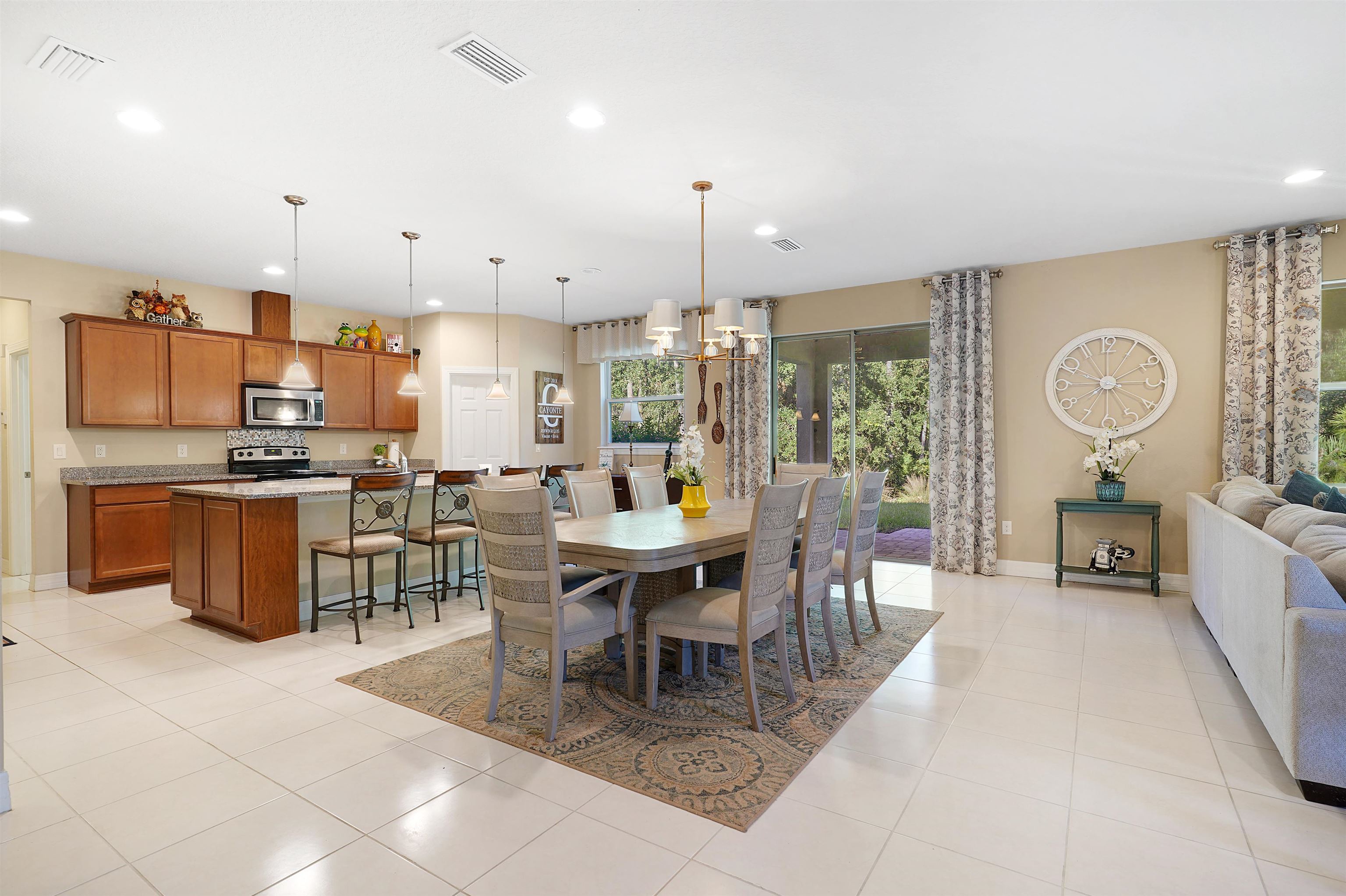 Image 10 of 55 For 247 Los Alamos St