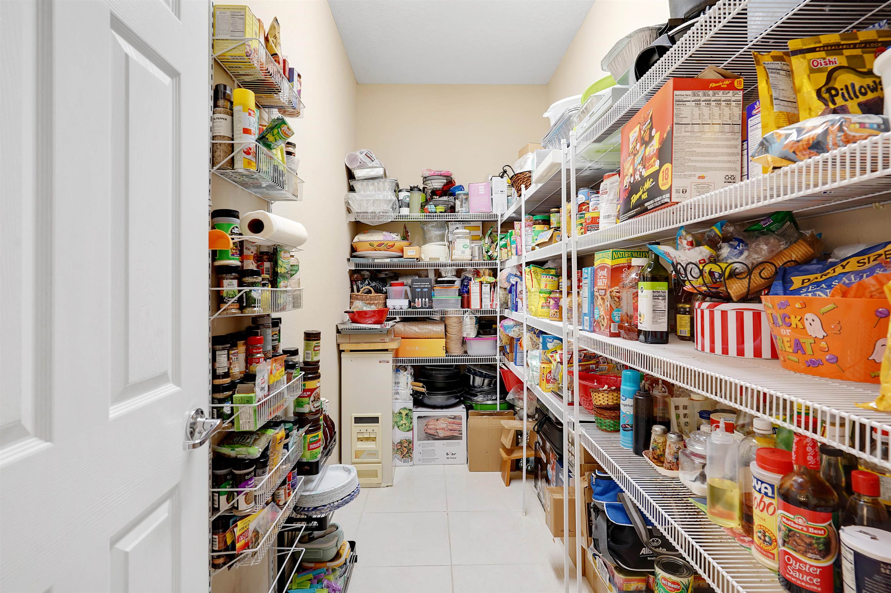 Image 15 of 55 For 247 Los Alamos St