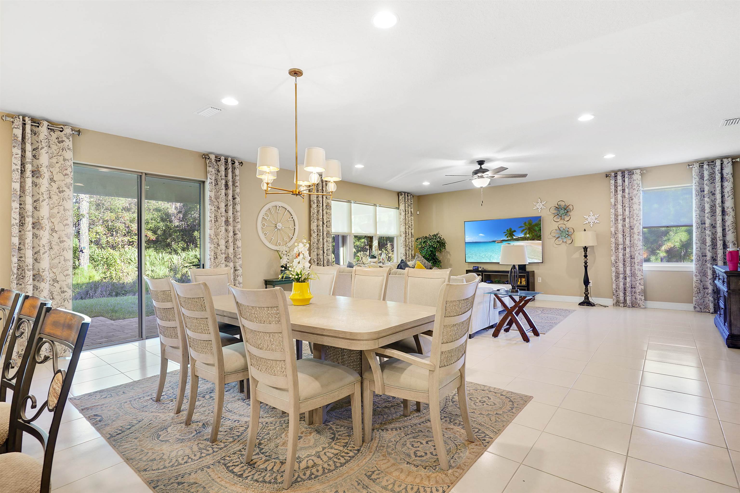 Image 16 of 55 For 247 Los Alamos St