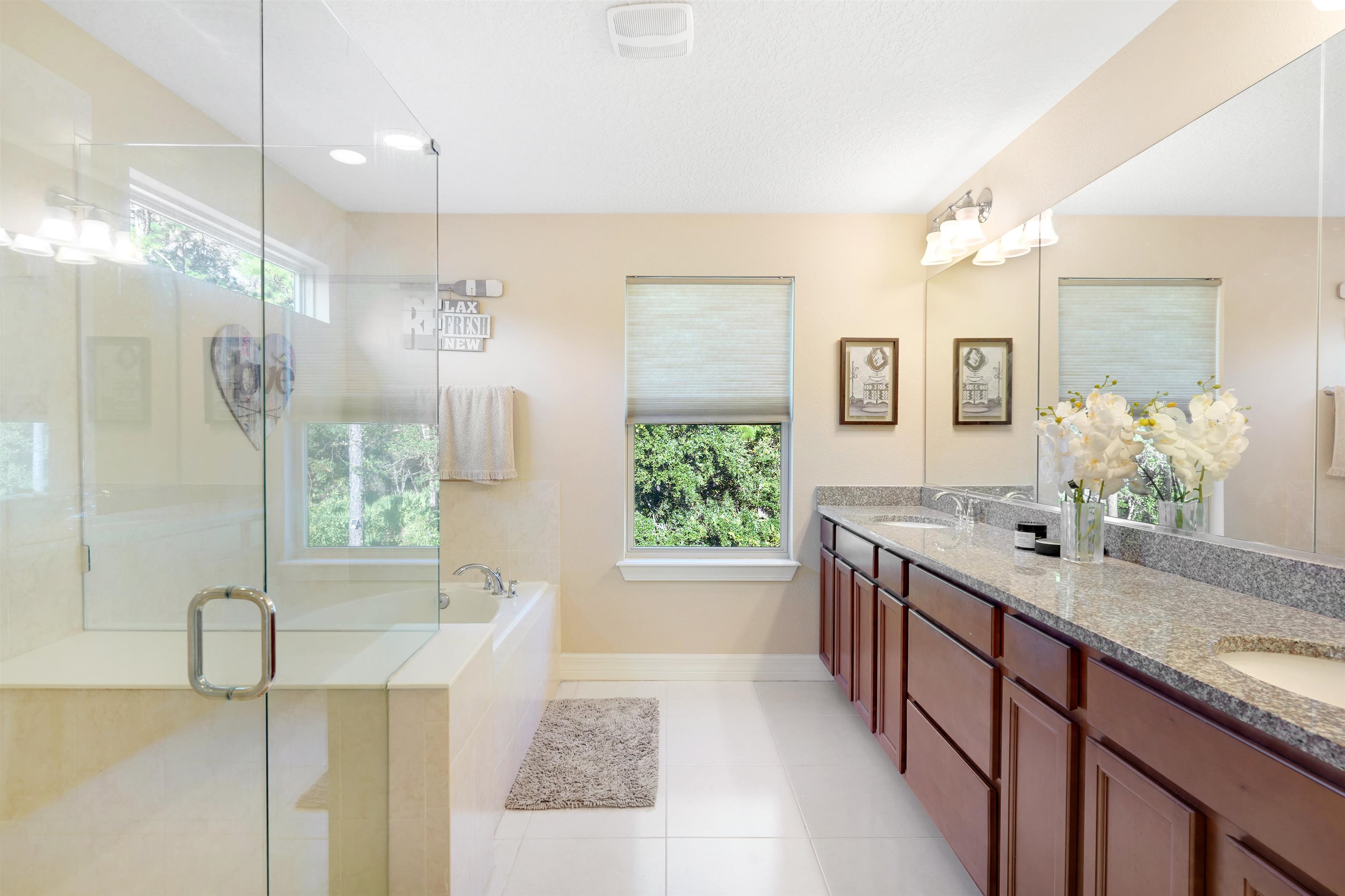 Image 19 of 55 For 247 Los Alamos St