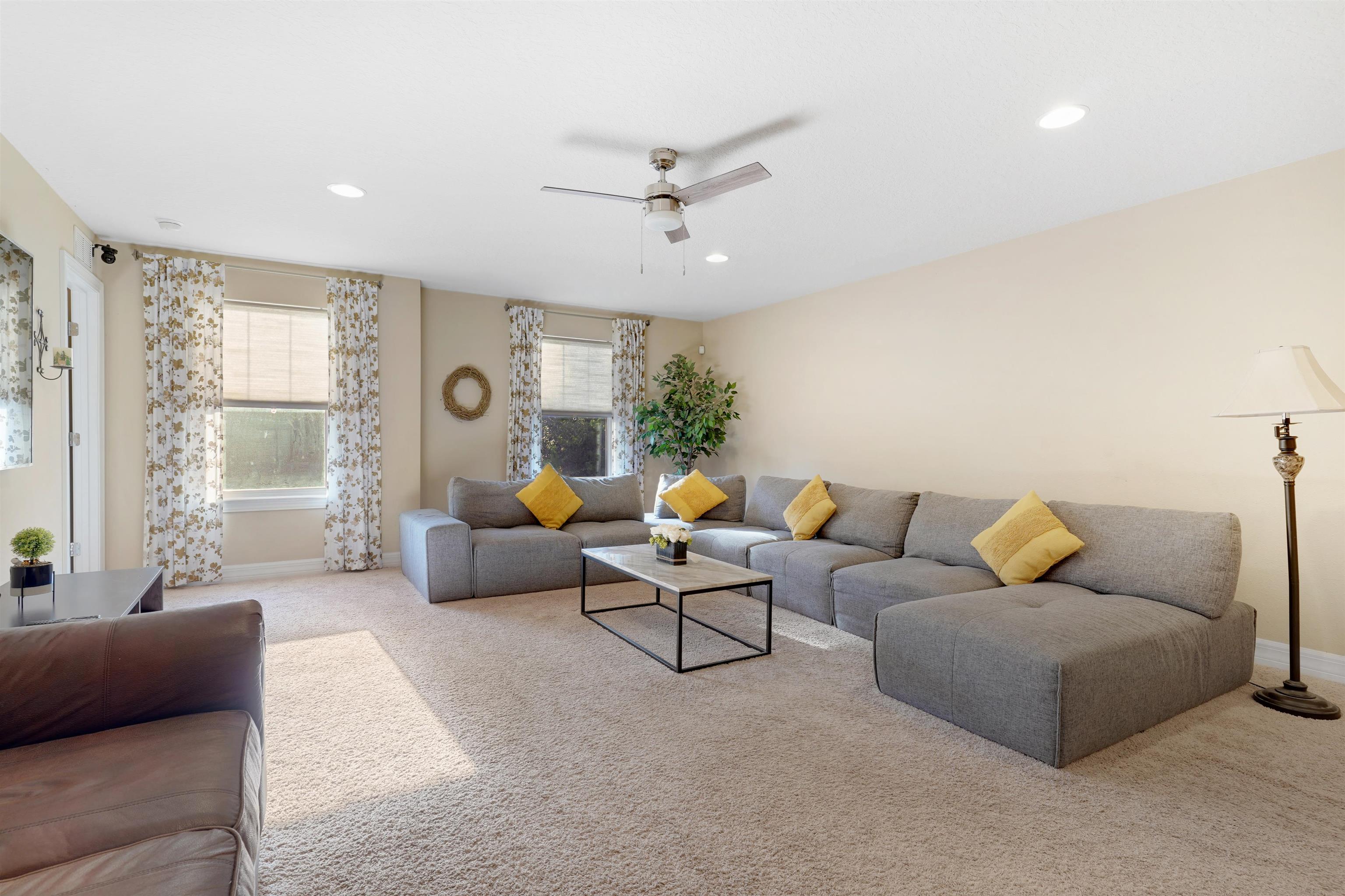 Image 25 of 55 For 247 Los Alamos St