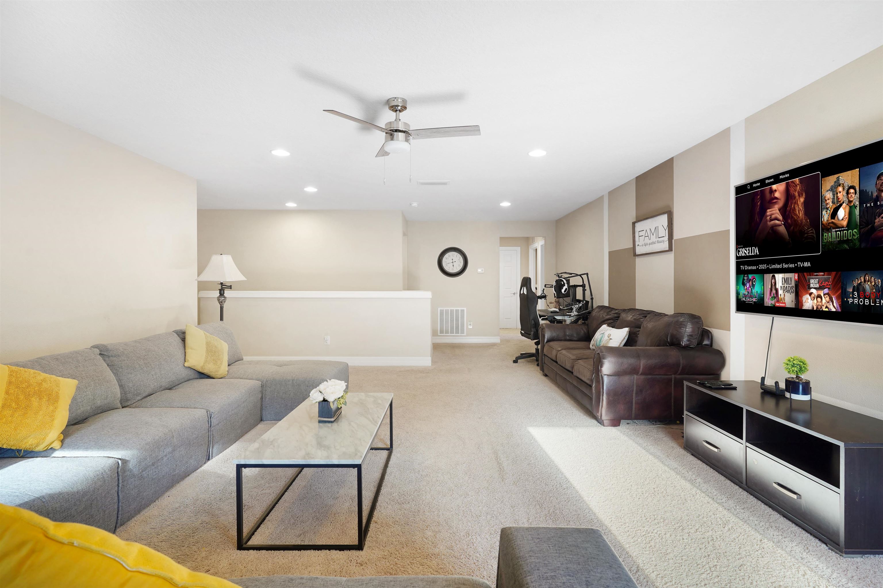 Image 26 of 55 For 247 Los Alamos St