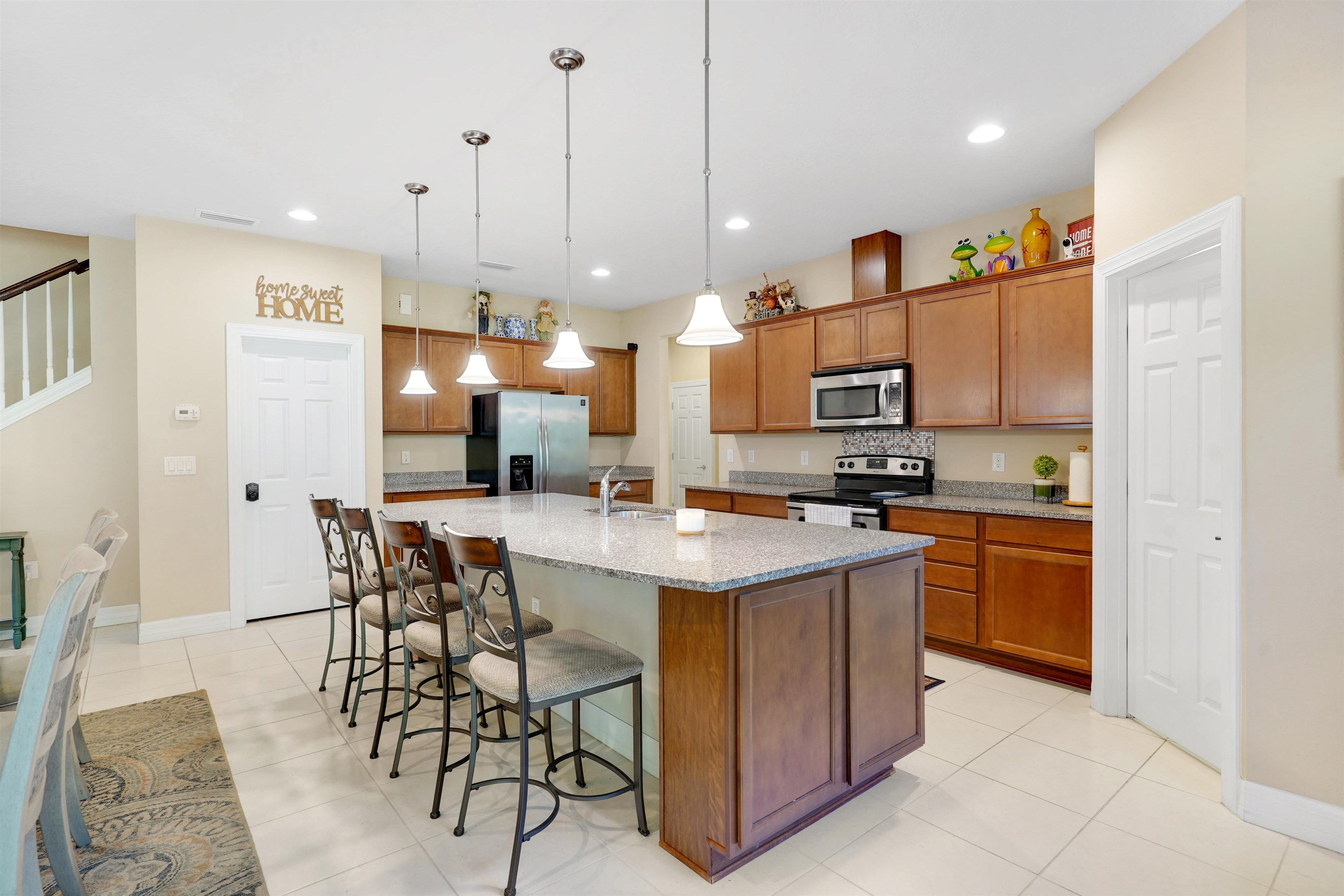 Image 3 of 55 For 247 Los Alamos St