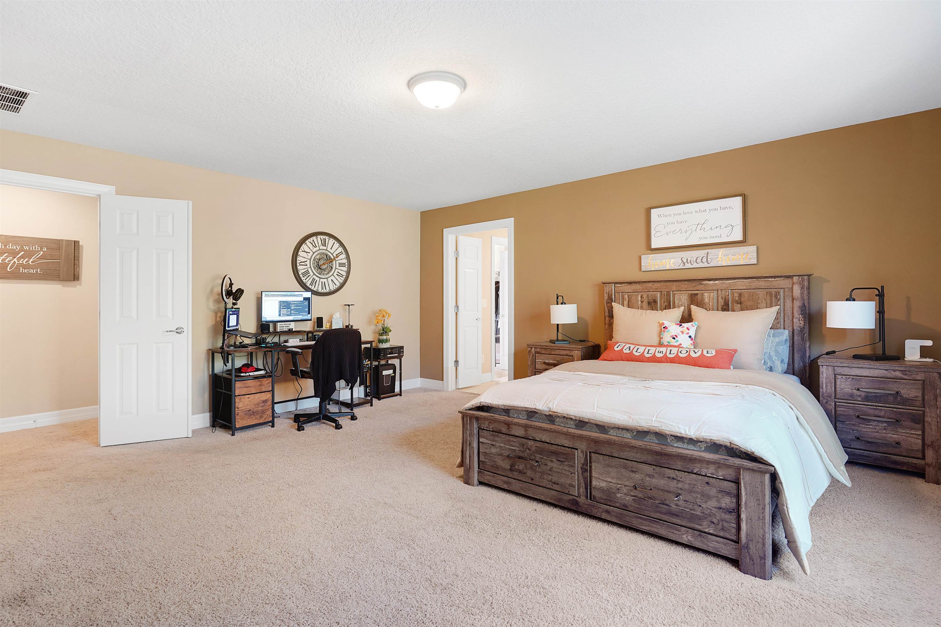 Image 4 of 55 For 247 Los Alamos St