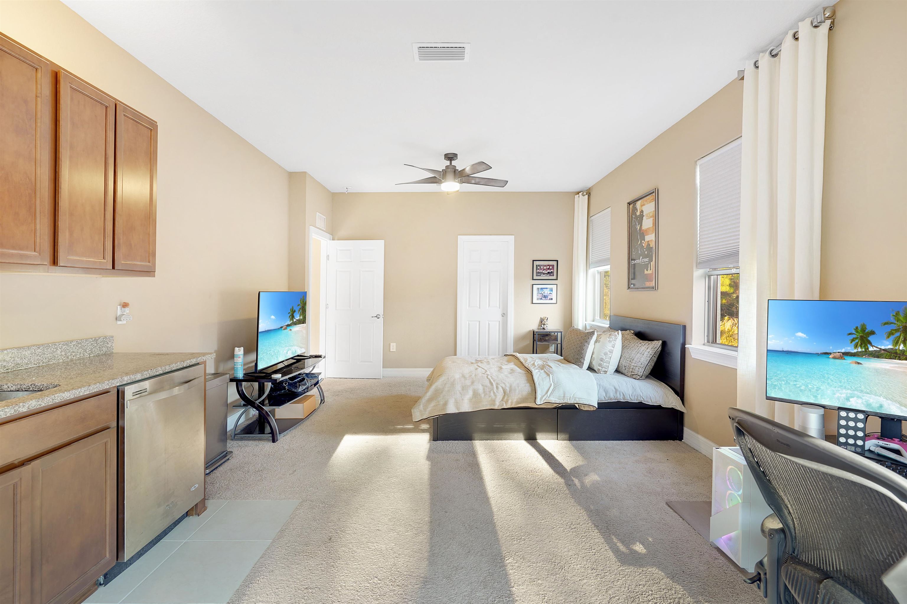 Image 40 of 55 For 247 Los Alamos St