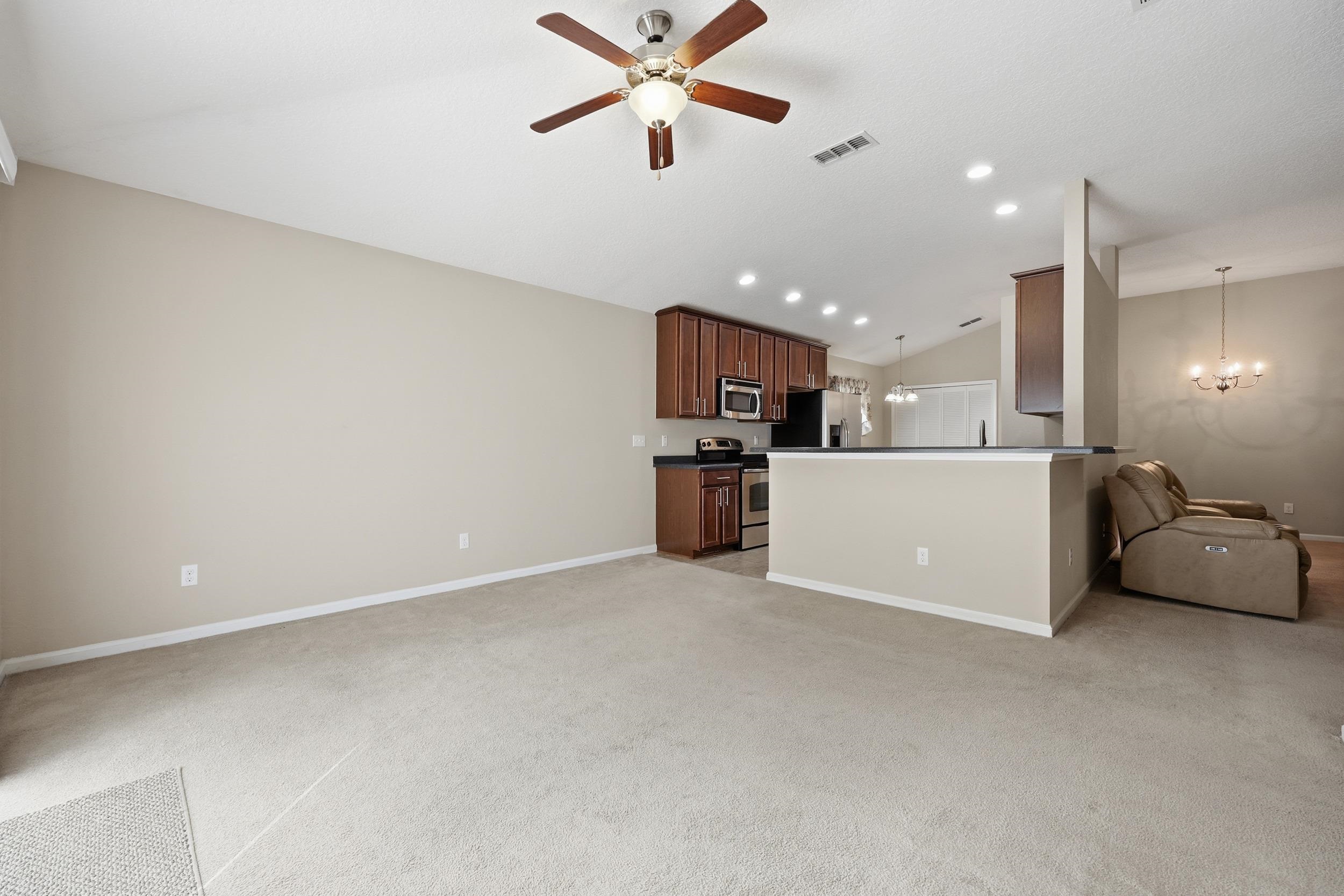 Image 10 of 55 For 199 Twin Lakes Dr