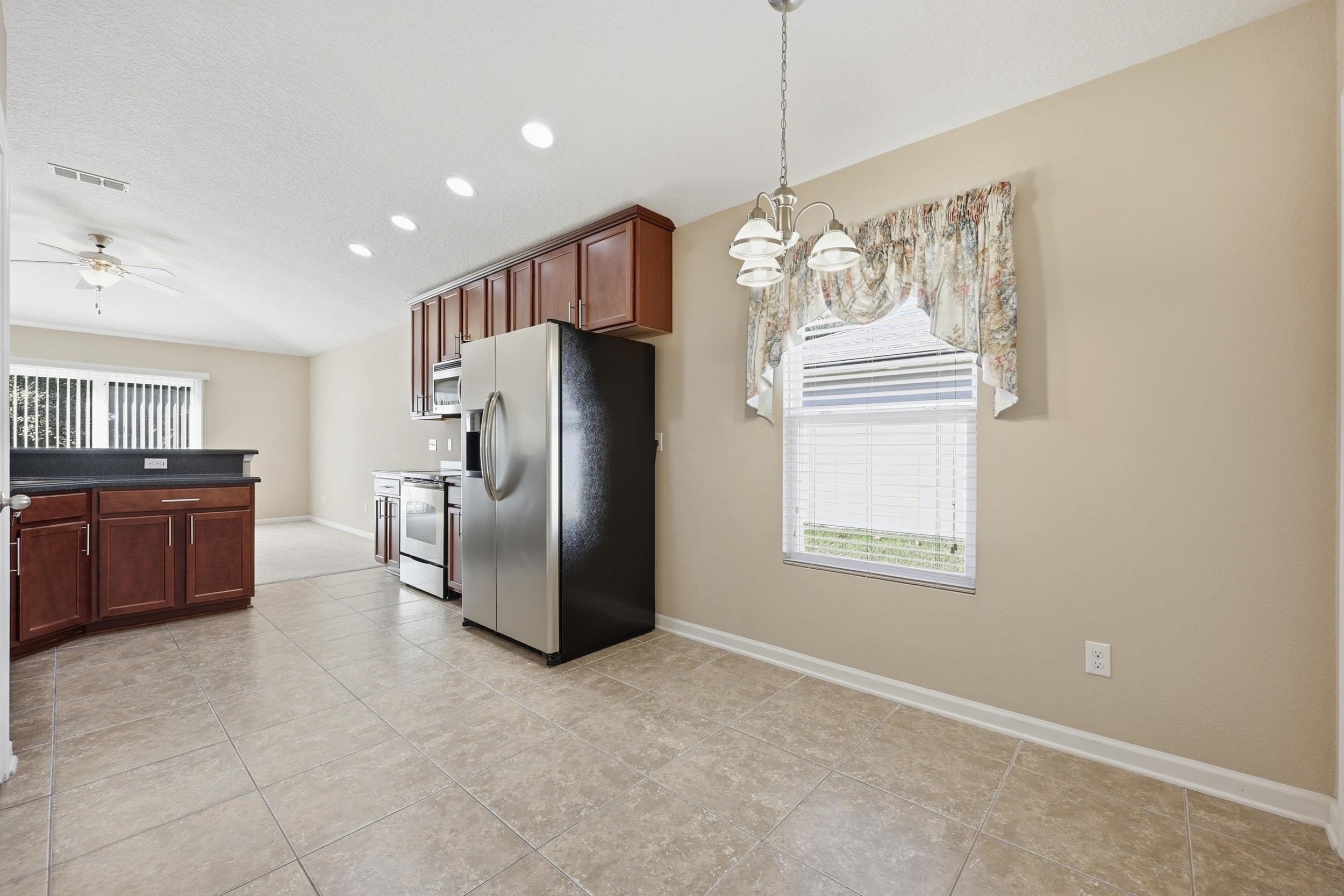 Image 15 of 55 For 199 Twin Lakes Dr