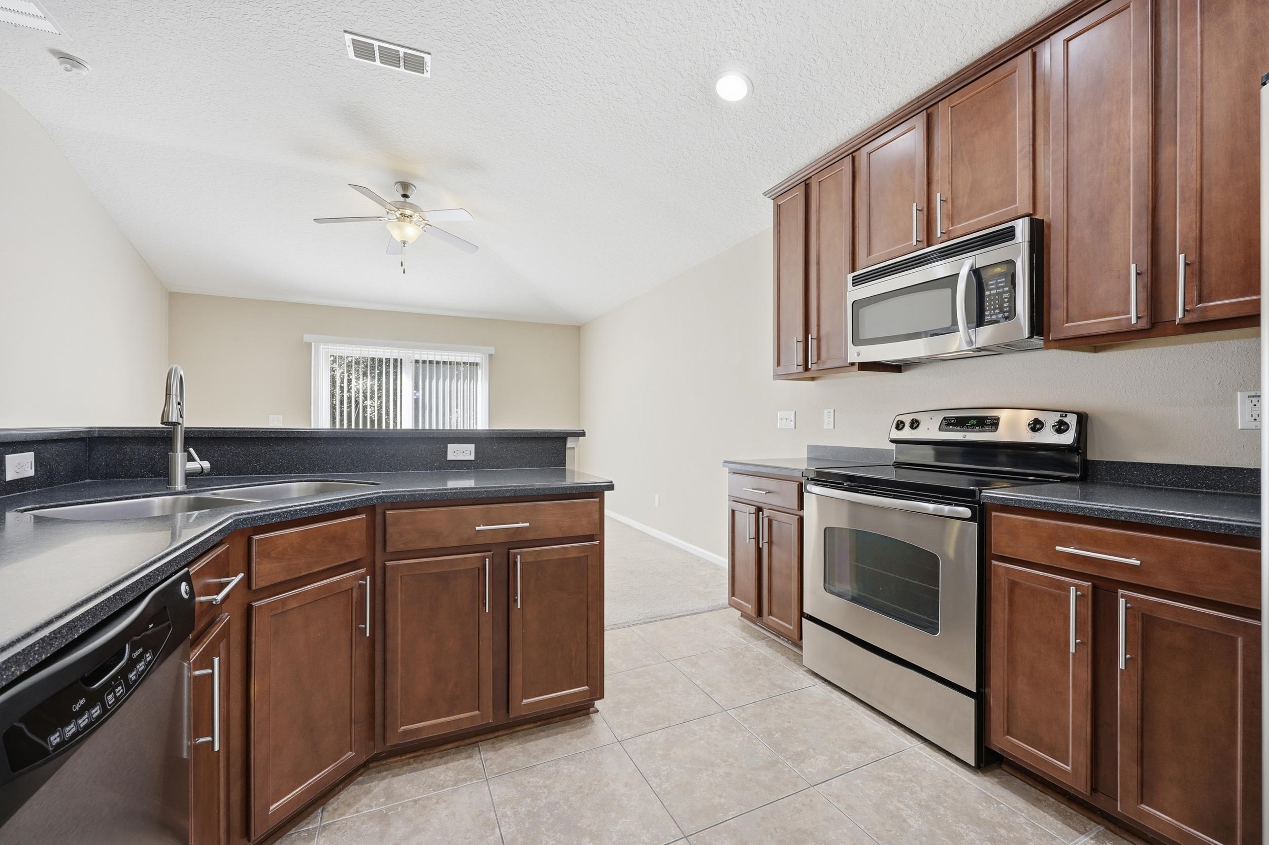 Image 19 of 55 For 199 Twin Lakes Dr