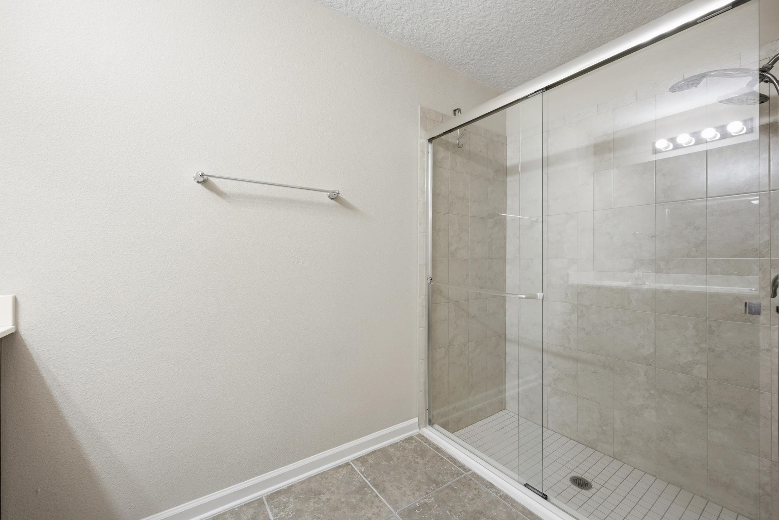 Image 25 of 55 For 199 Twin Lakes Dr