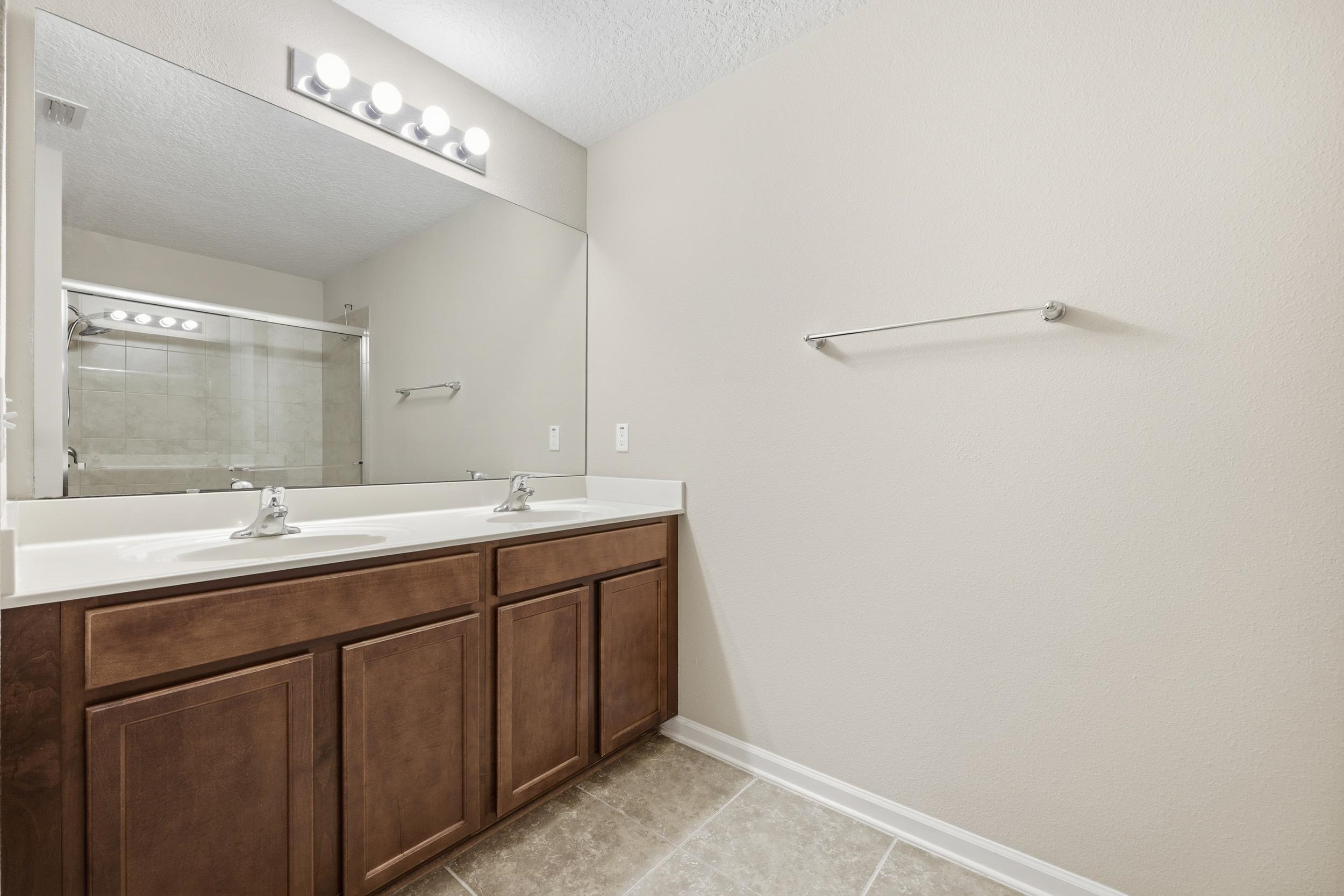 Image 26 of 55 For 199 Twin Lakes Dr