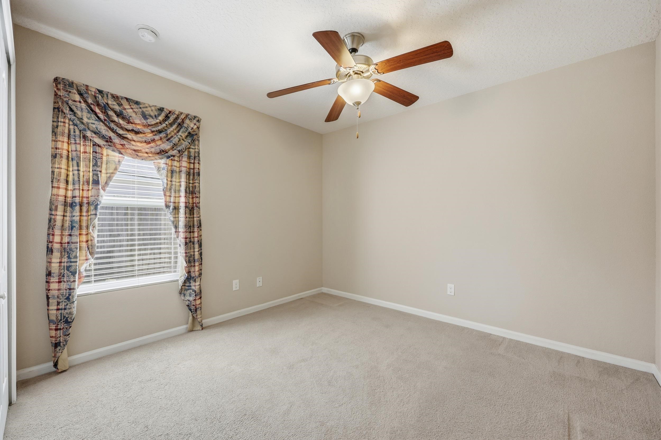 Image 28 of 55 For 199 Twin Lakes Dr