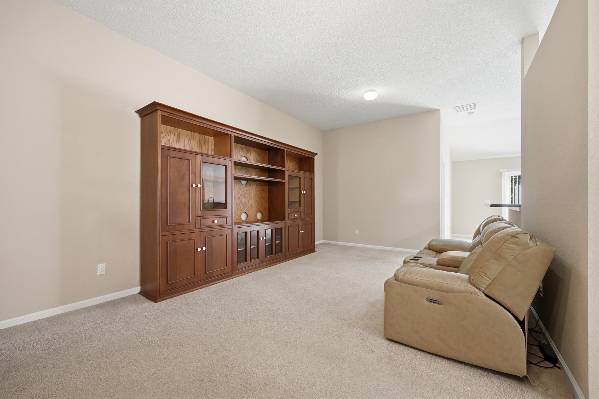 Image 6 of 55 For 199 Twin Lakes Dr