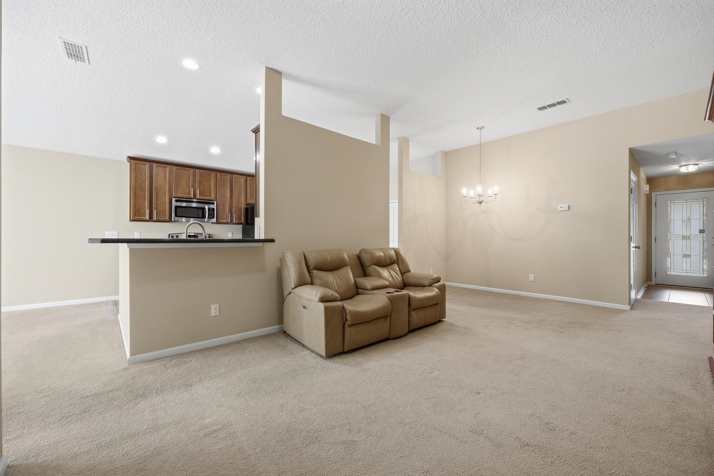 Image 7 of 55 For 199 Twin Lakes Dr