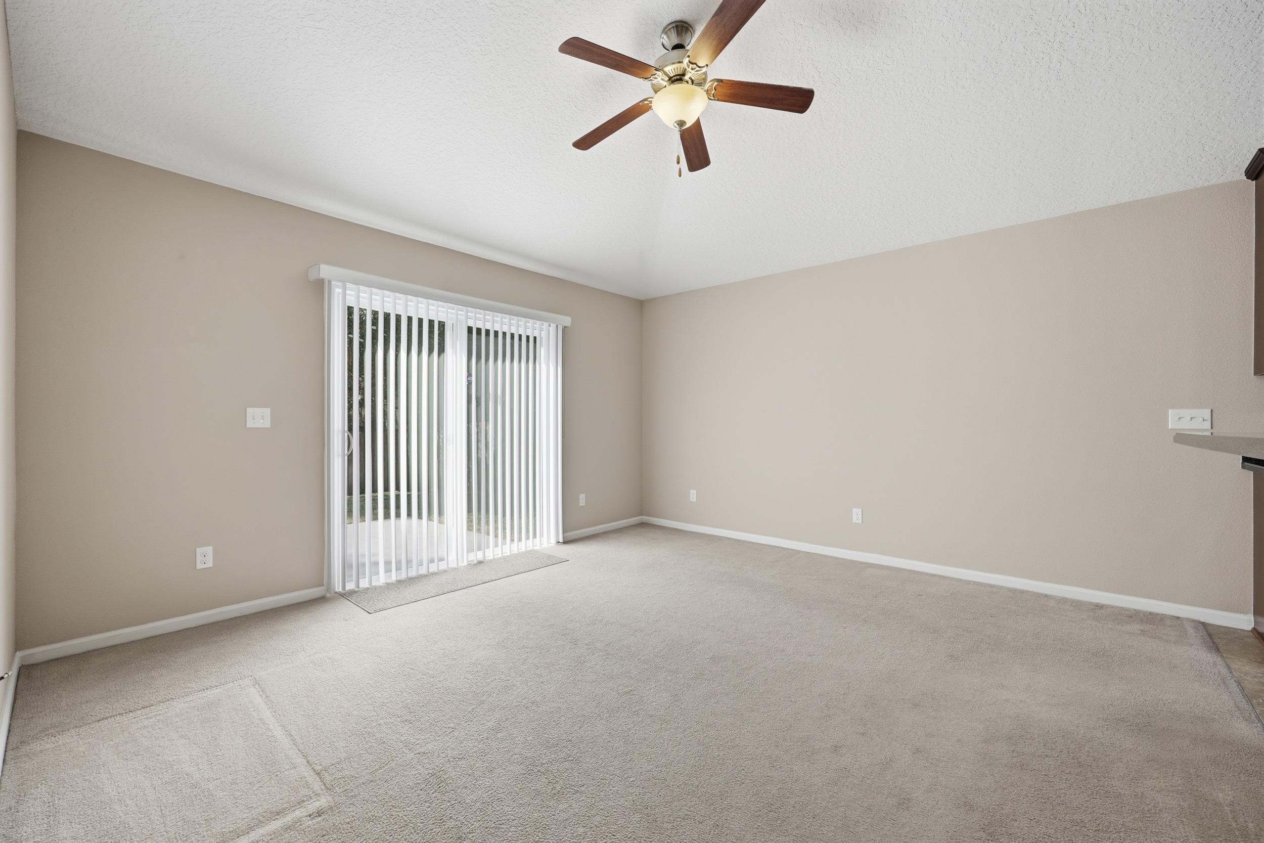 Image 9 of 55 For 199 Twin Lakes Dr