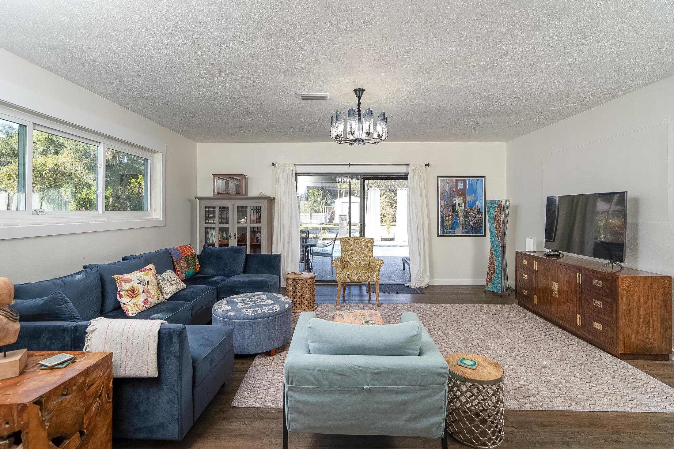 Image 12 of 87 For 123 Esperanza Grove Rd