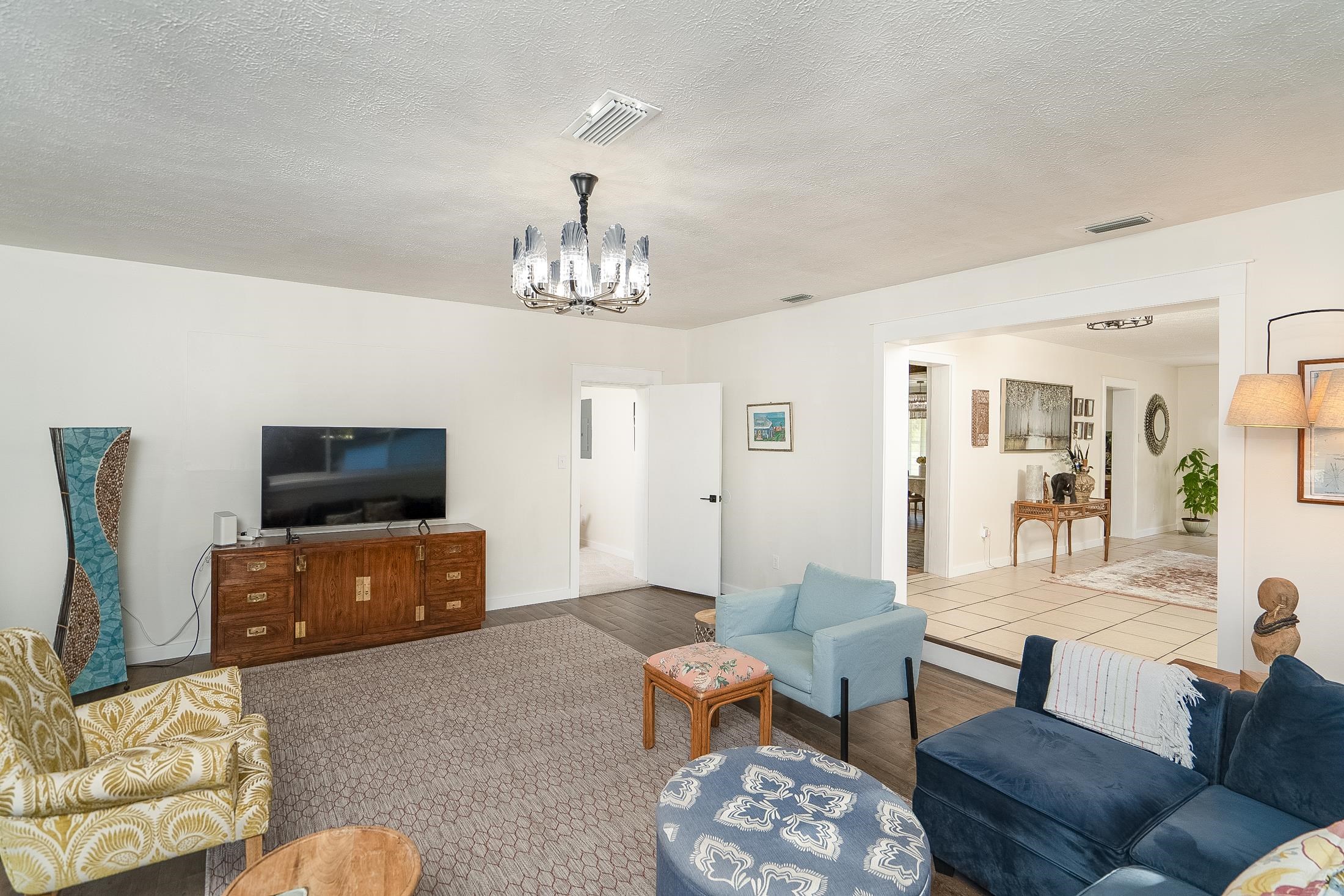 Image 14 of 87 For 123 Esperanza Grove Rd