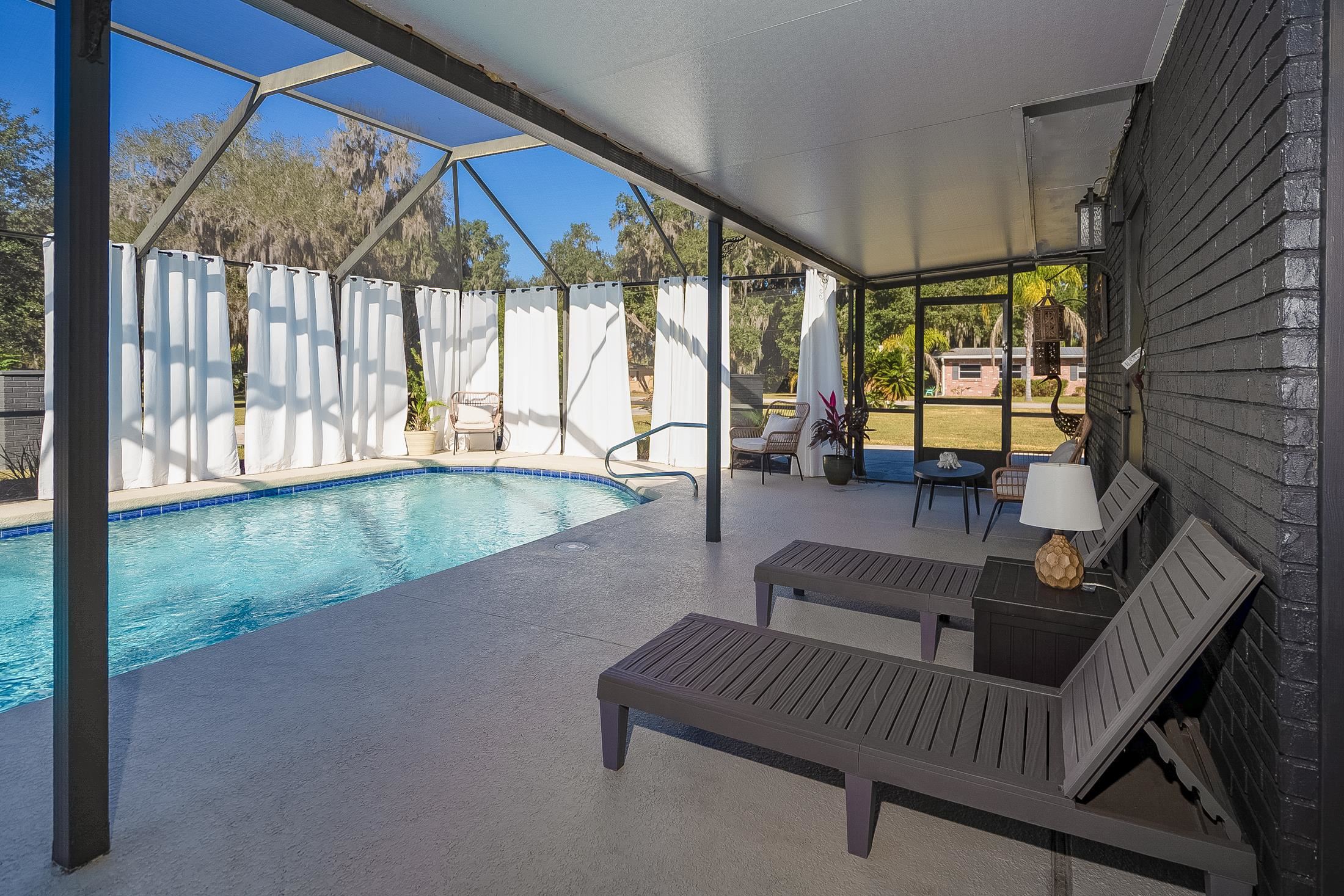 Image 27 of 87 For 123 Esperanza Grove Rd