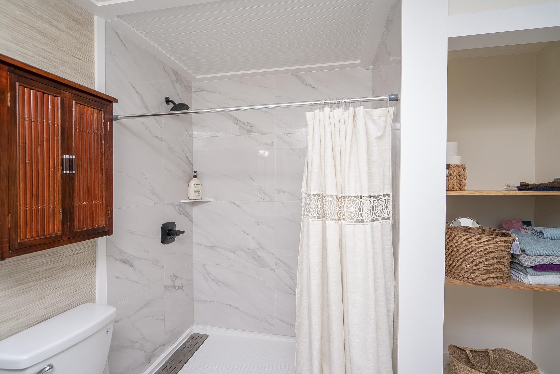 Image 40 of 87 For 123 Esperanza Grove Rd