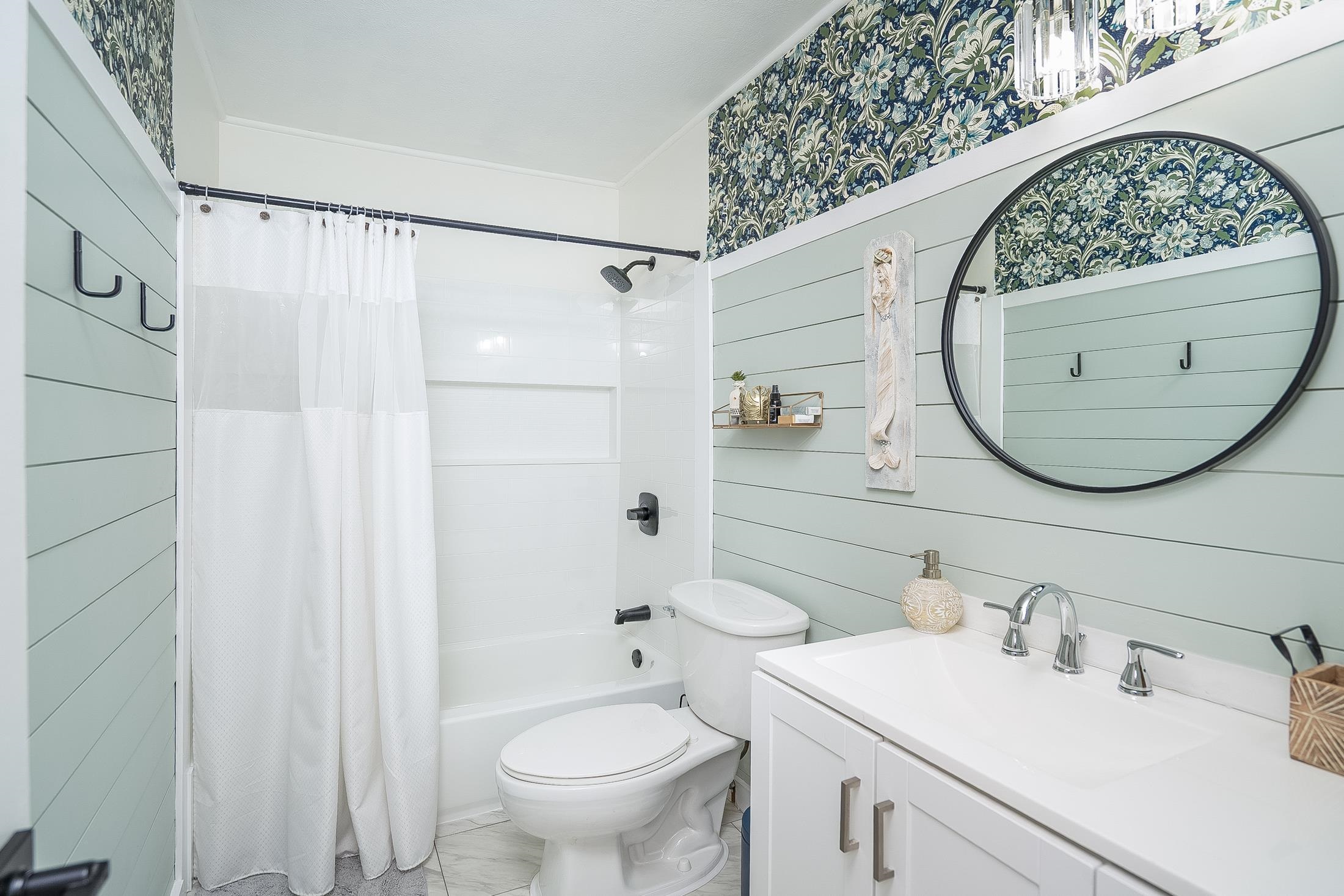 Image 5 of 87 For 123 Esperanza Grove Rd