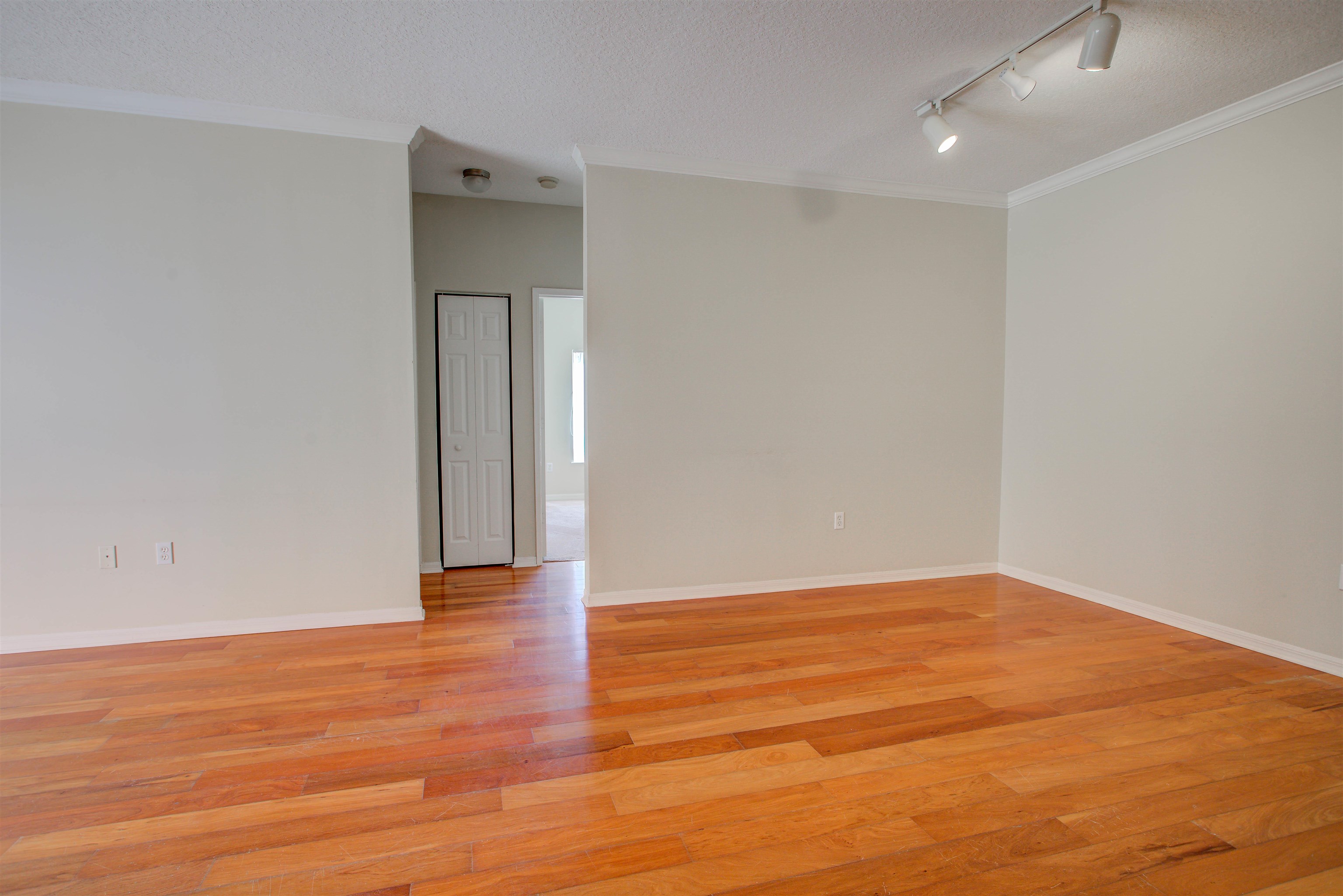 Image 24 of 93 For 520 Florida Club Blvd  112