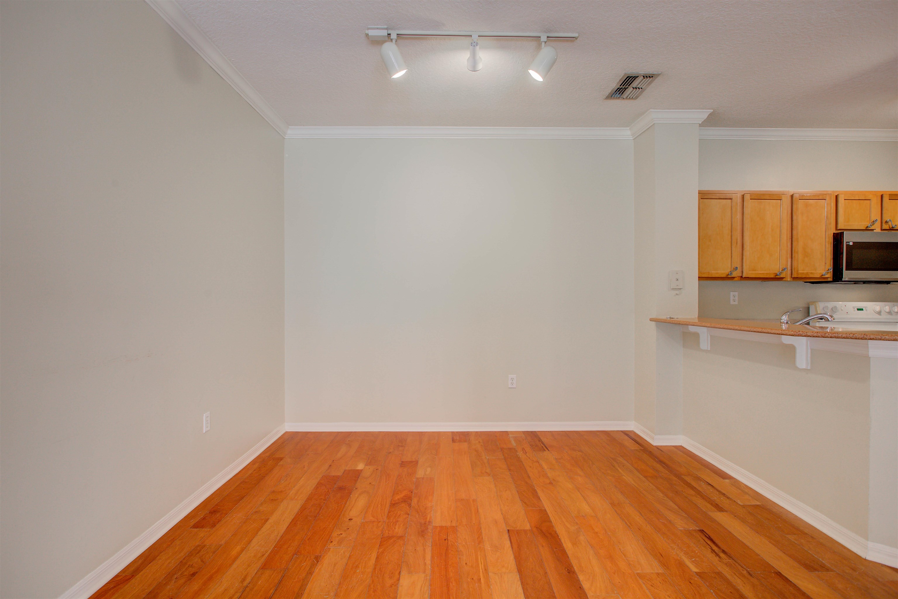 Image 25 of 93 For 520 Florida Club Blvd  112