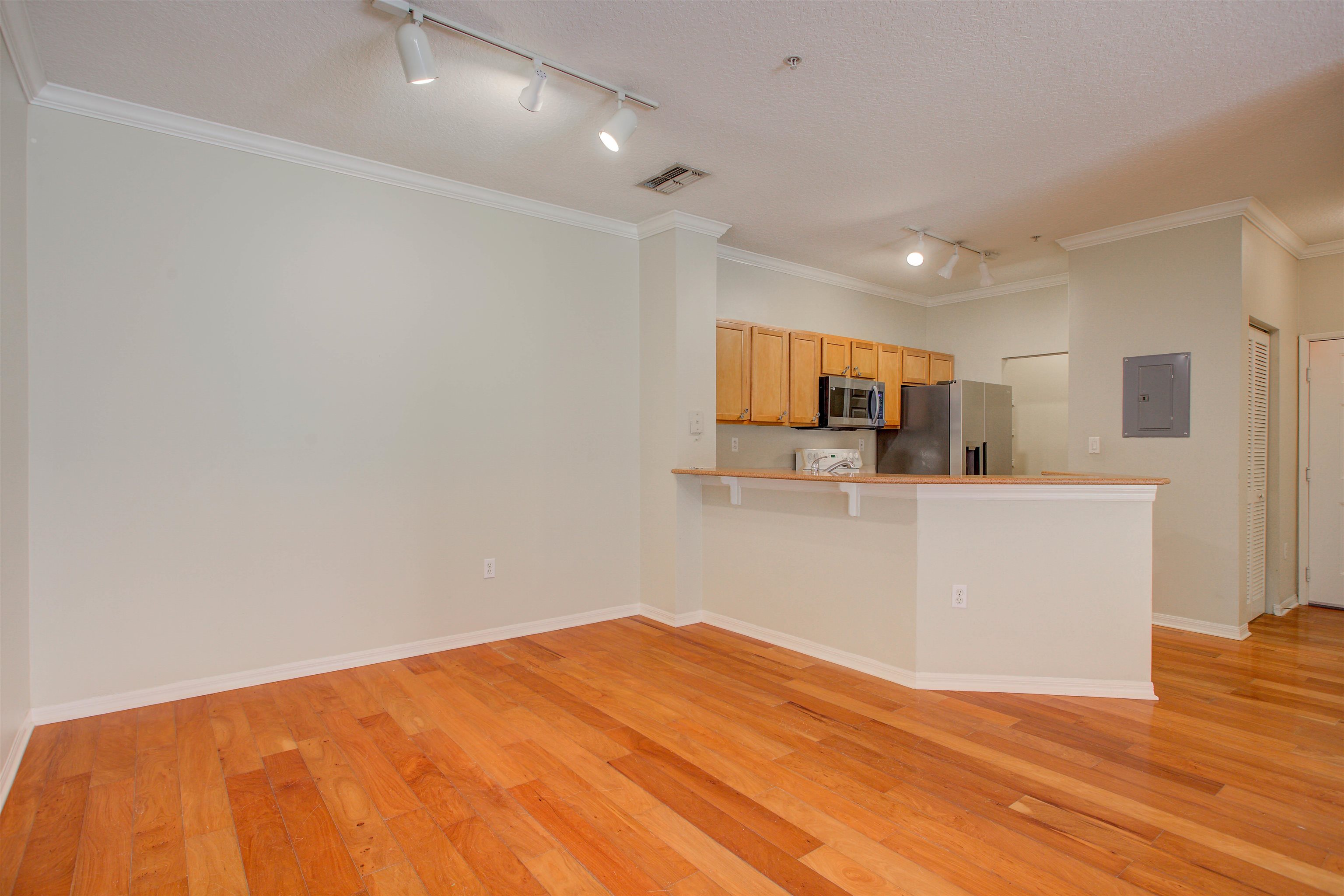 Image 26 of 93 For 520 Florida Club Blvd  112