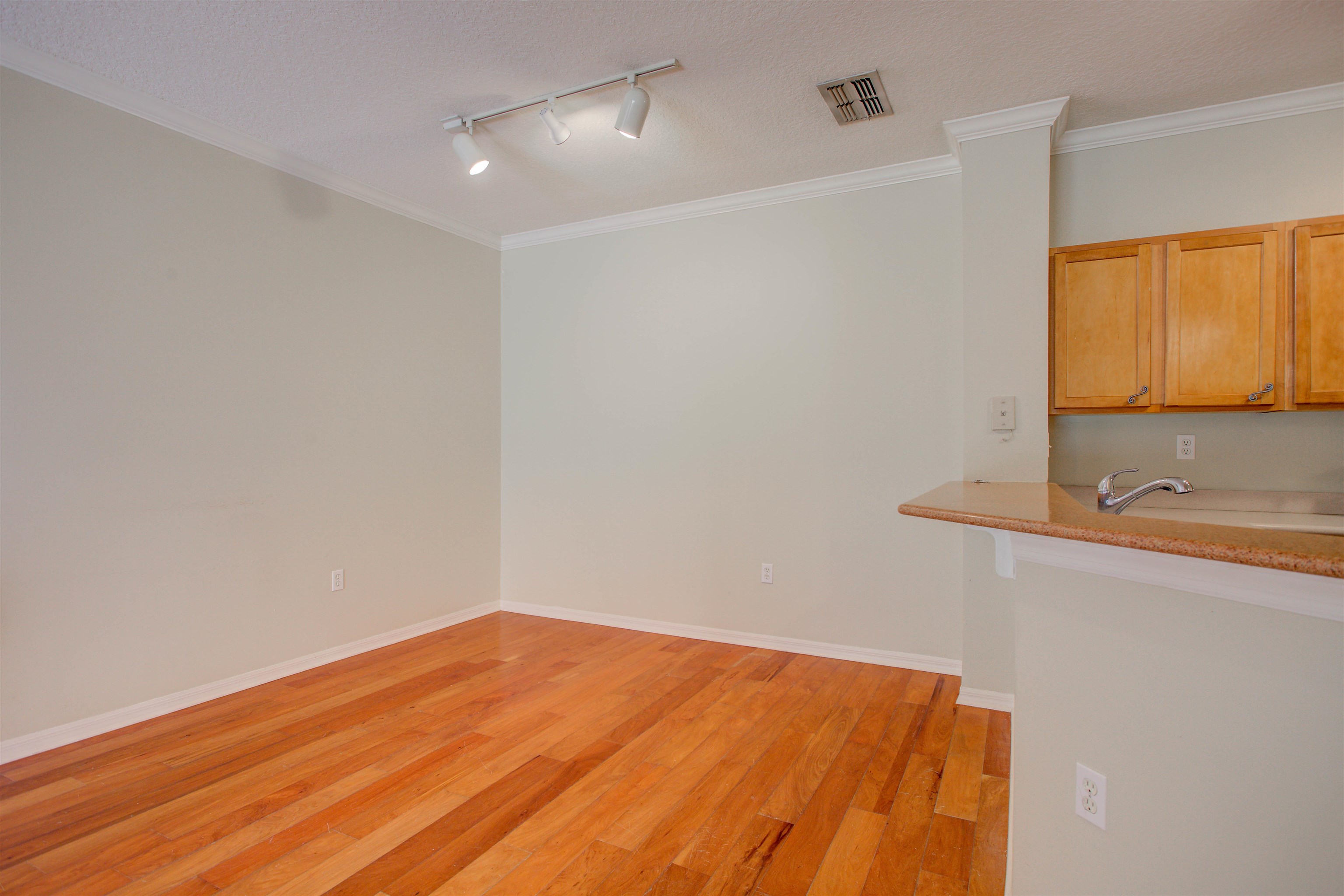 Image 27 of 93 For 520 Florida Club Blvd  112