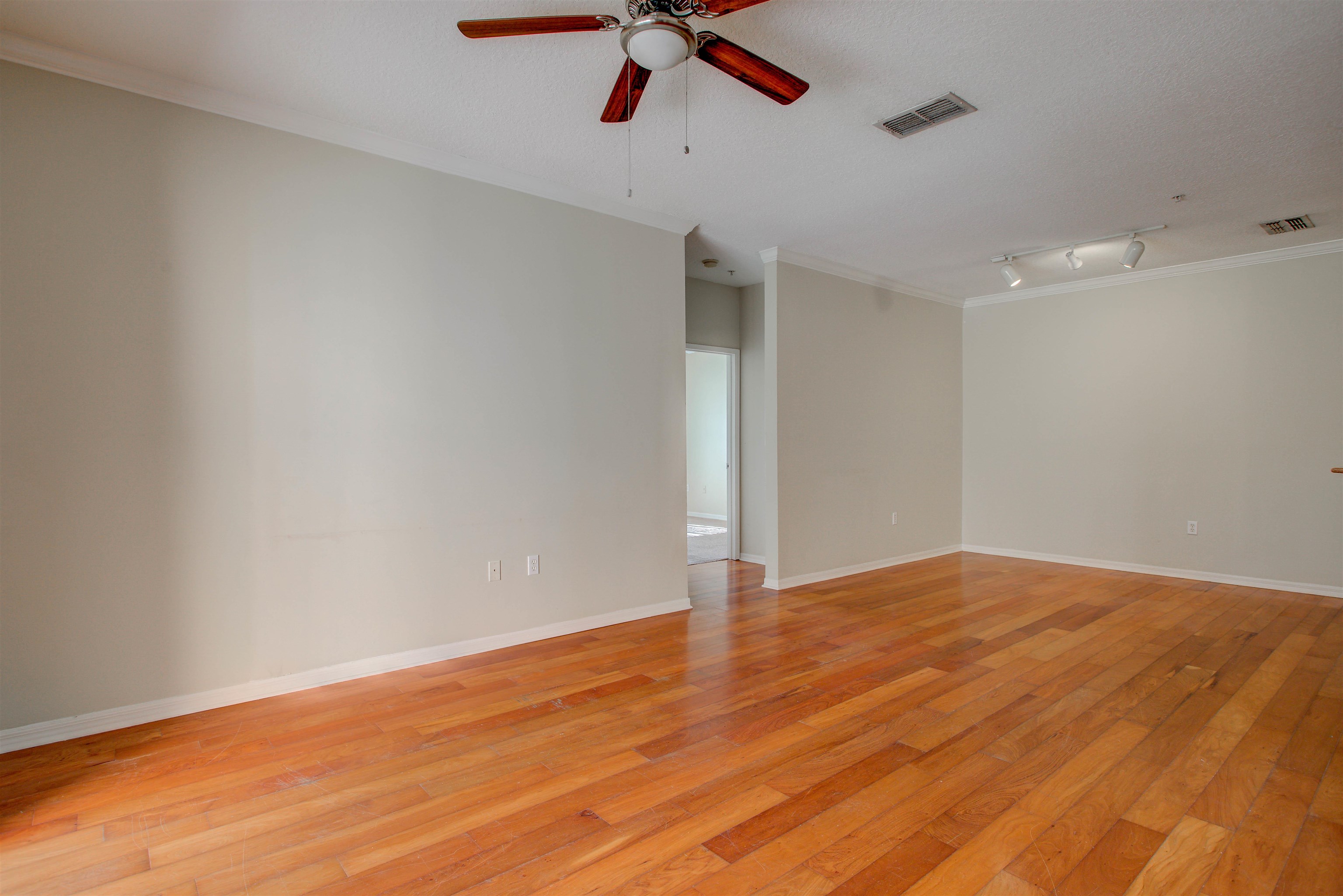 Image 33 of 93 For 520 Florida Club Blvd  112