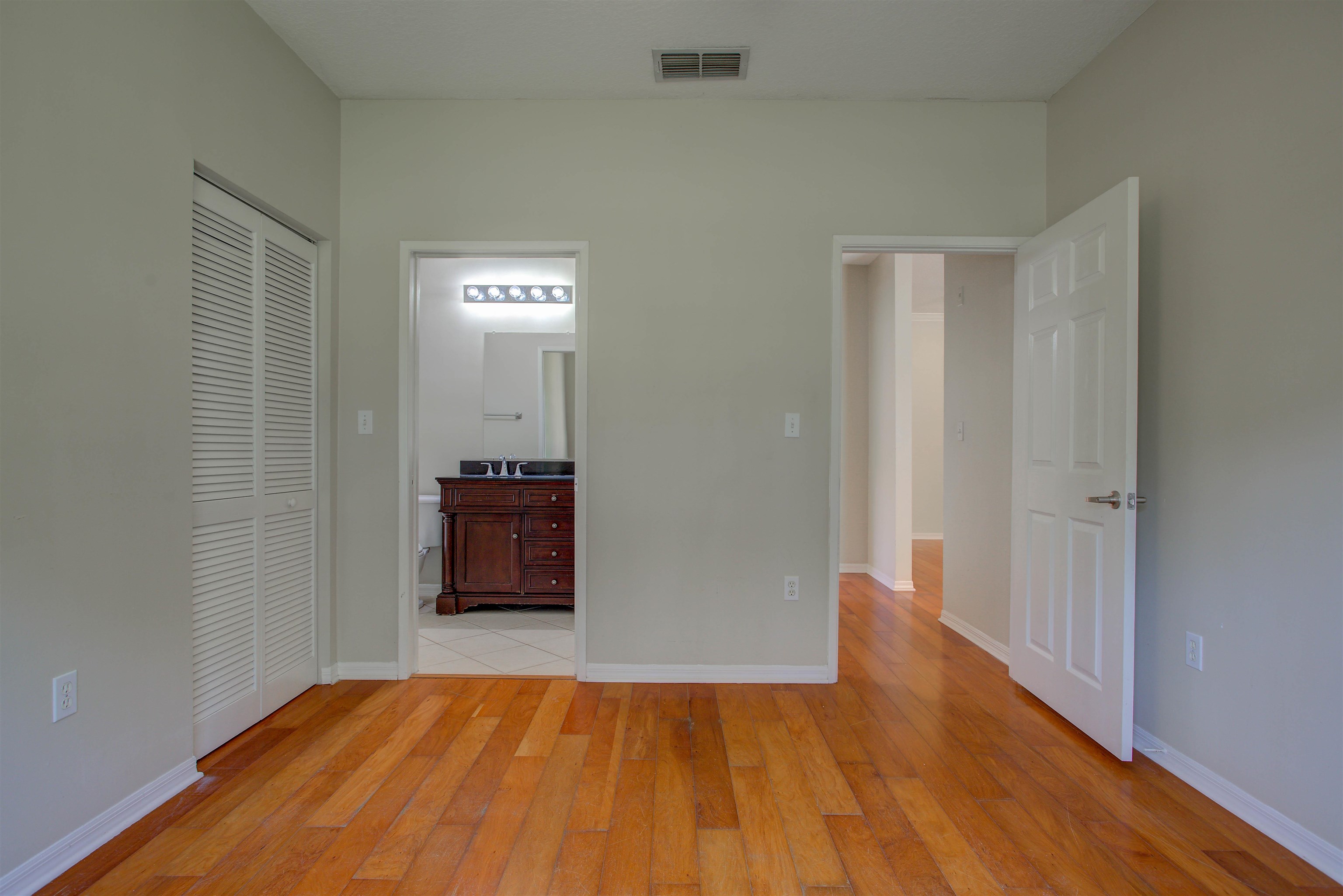 Image 44 of 93 For 520 Florida Club Blvd  112