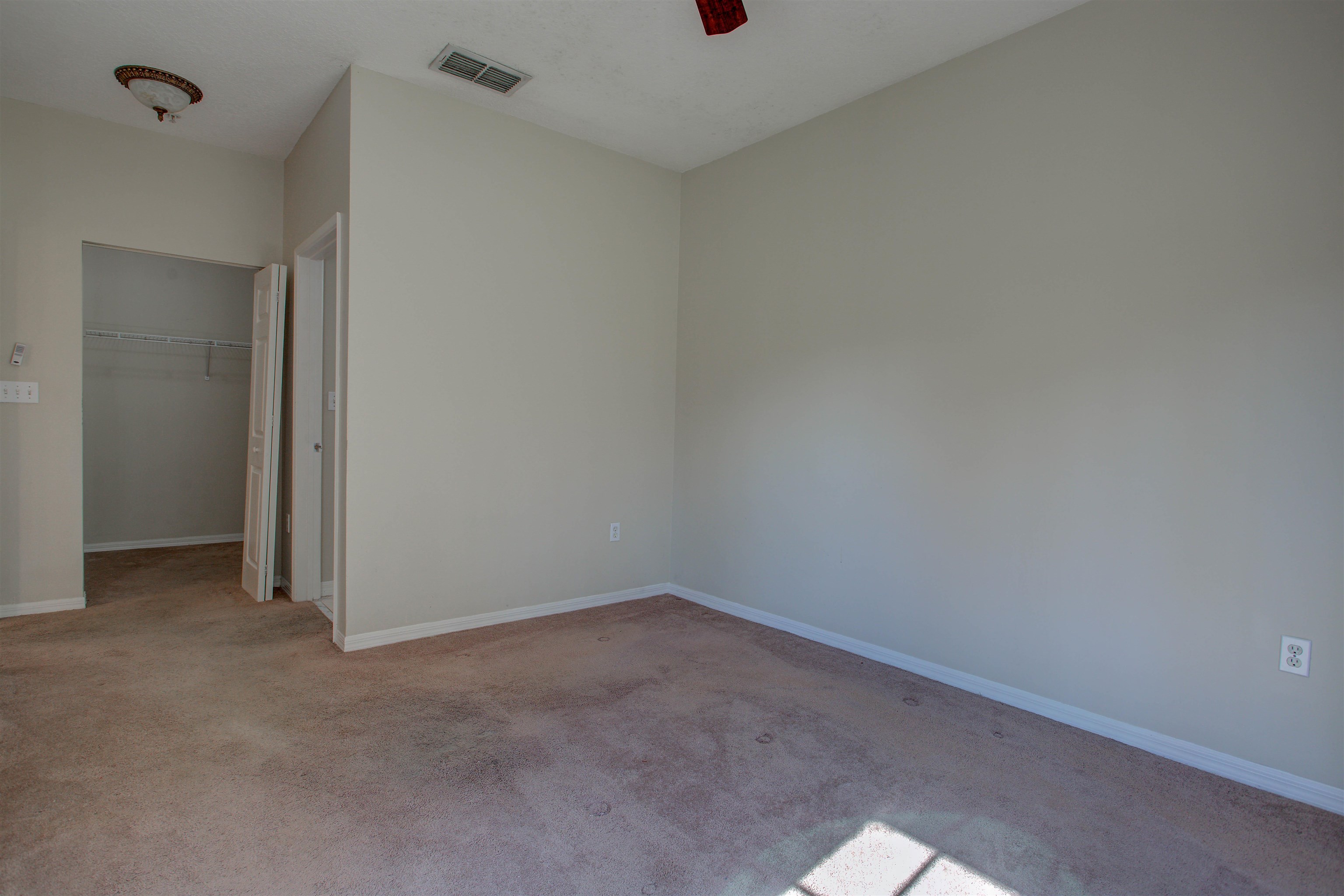 Image 48 of 93 For 520 Florida Club Blvd  112