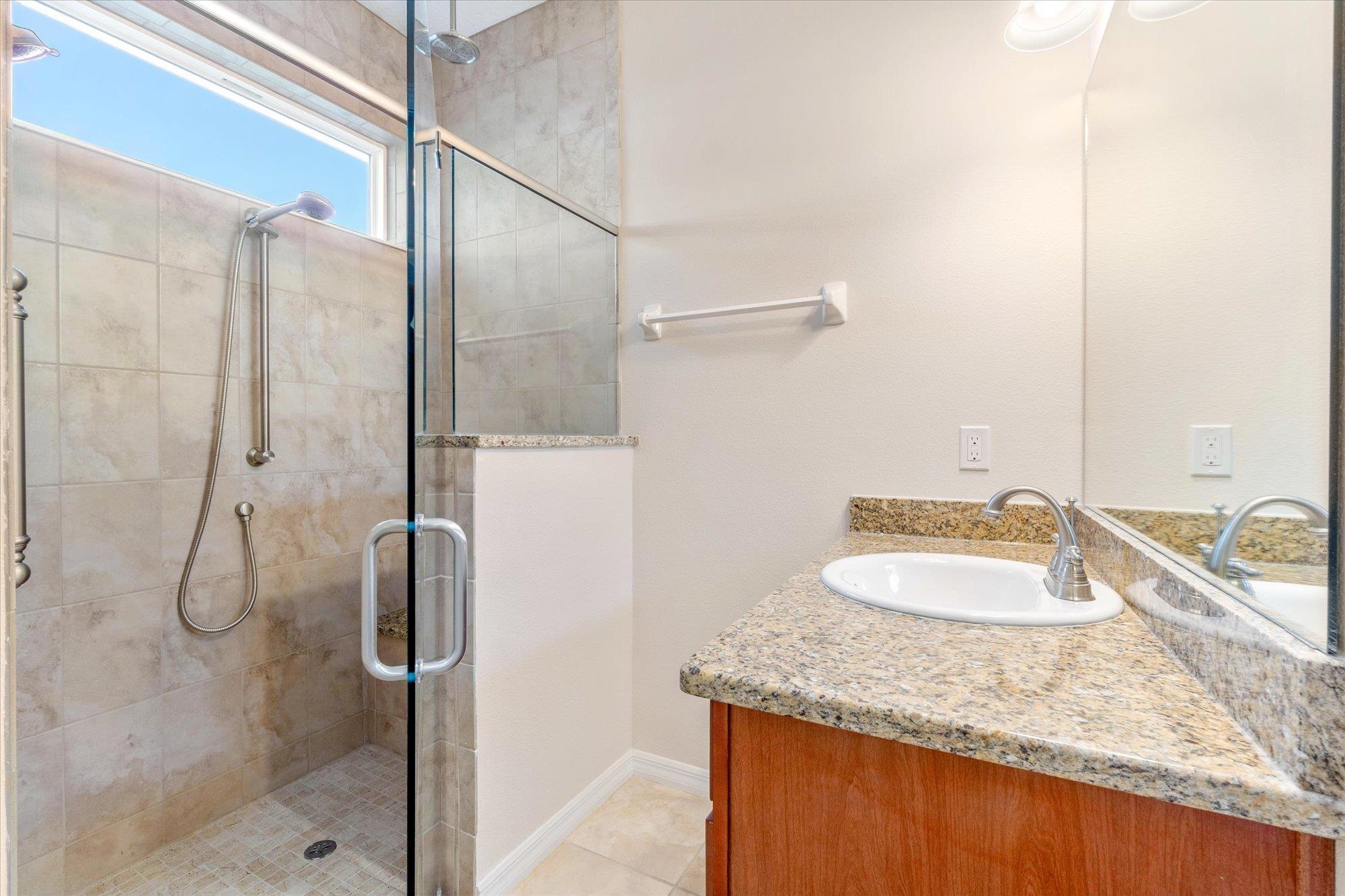 Image 32 of 56 For 76 Park Place Cir