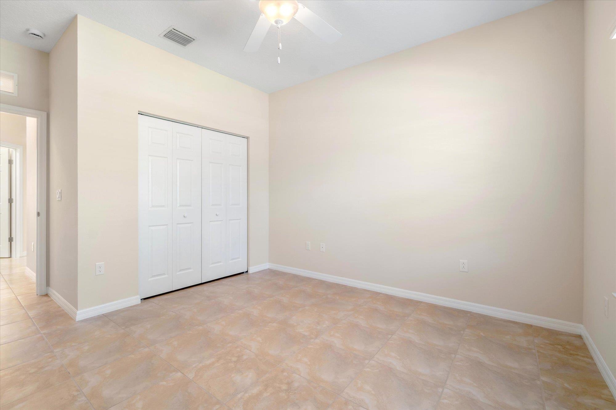 Image 36 of 56 For 76 Park Place Cir