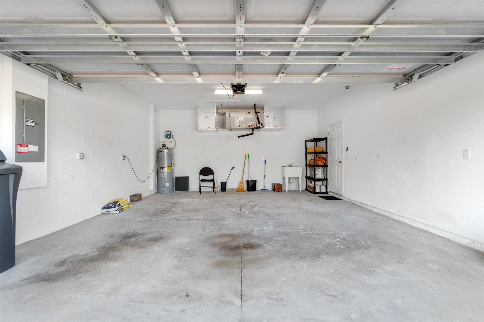 Image 37 of 56 For 76 Park Place Cir