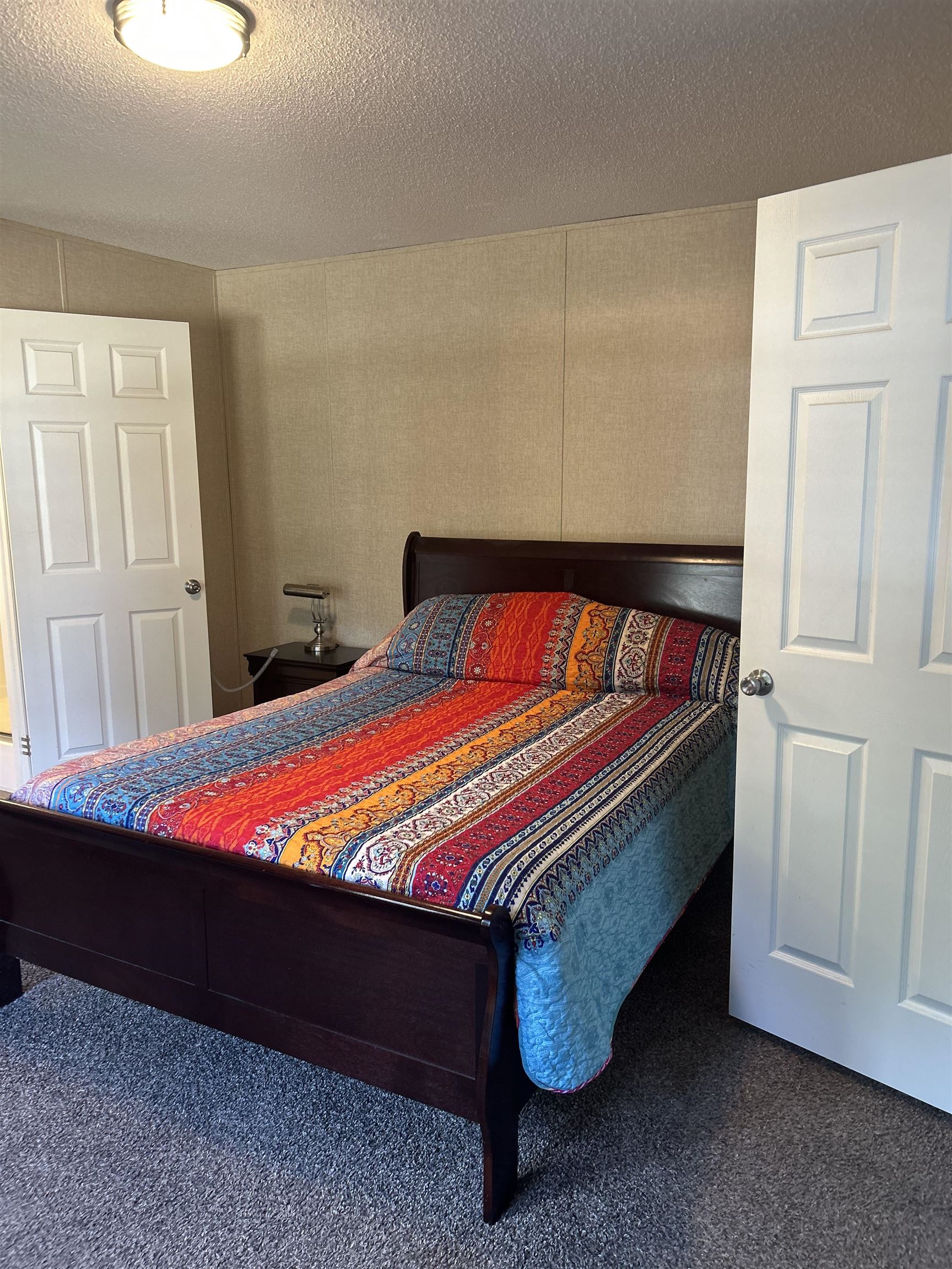 Image 4 of 12 For 207 Navajo St