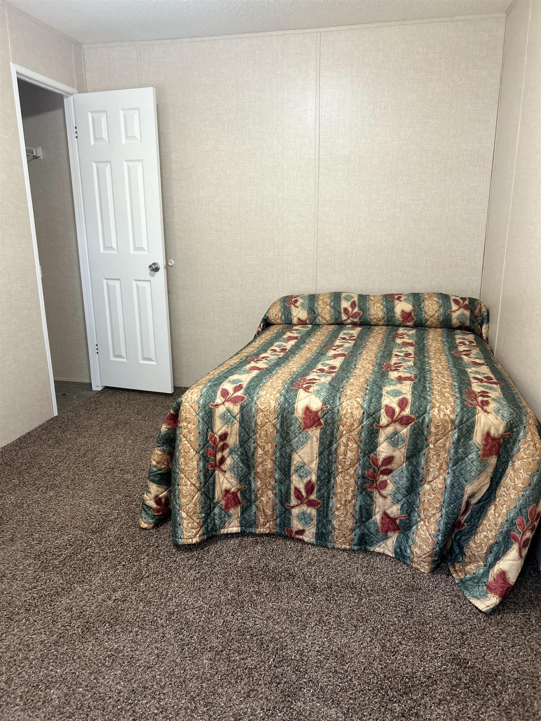 Image 6 of 12 For 207 Navajo St