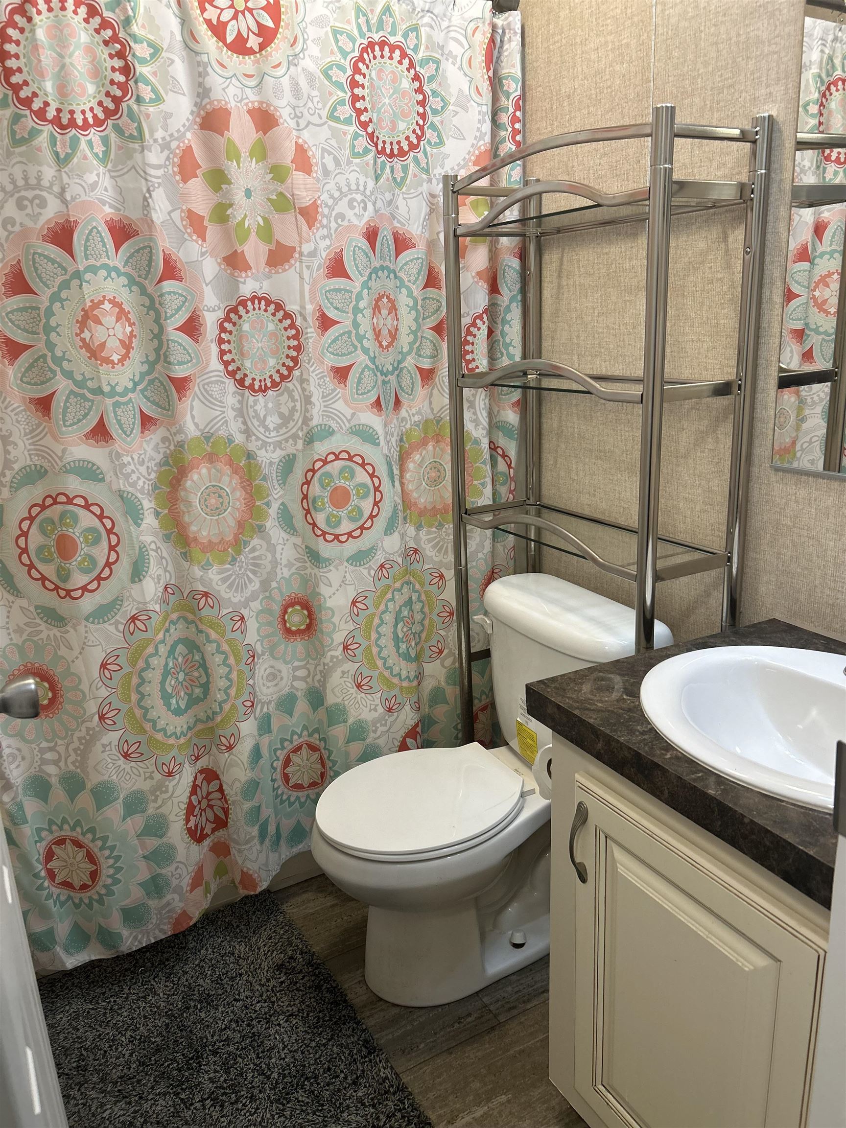 Image 7 of 12 For 207 Navajo St