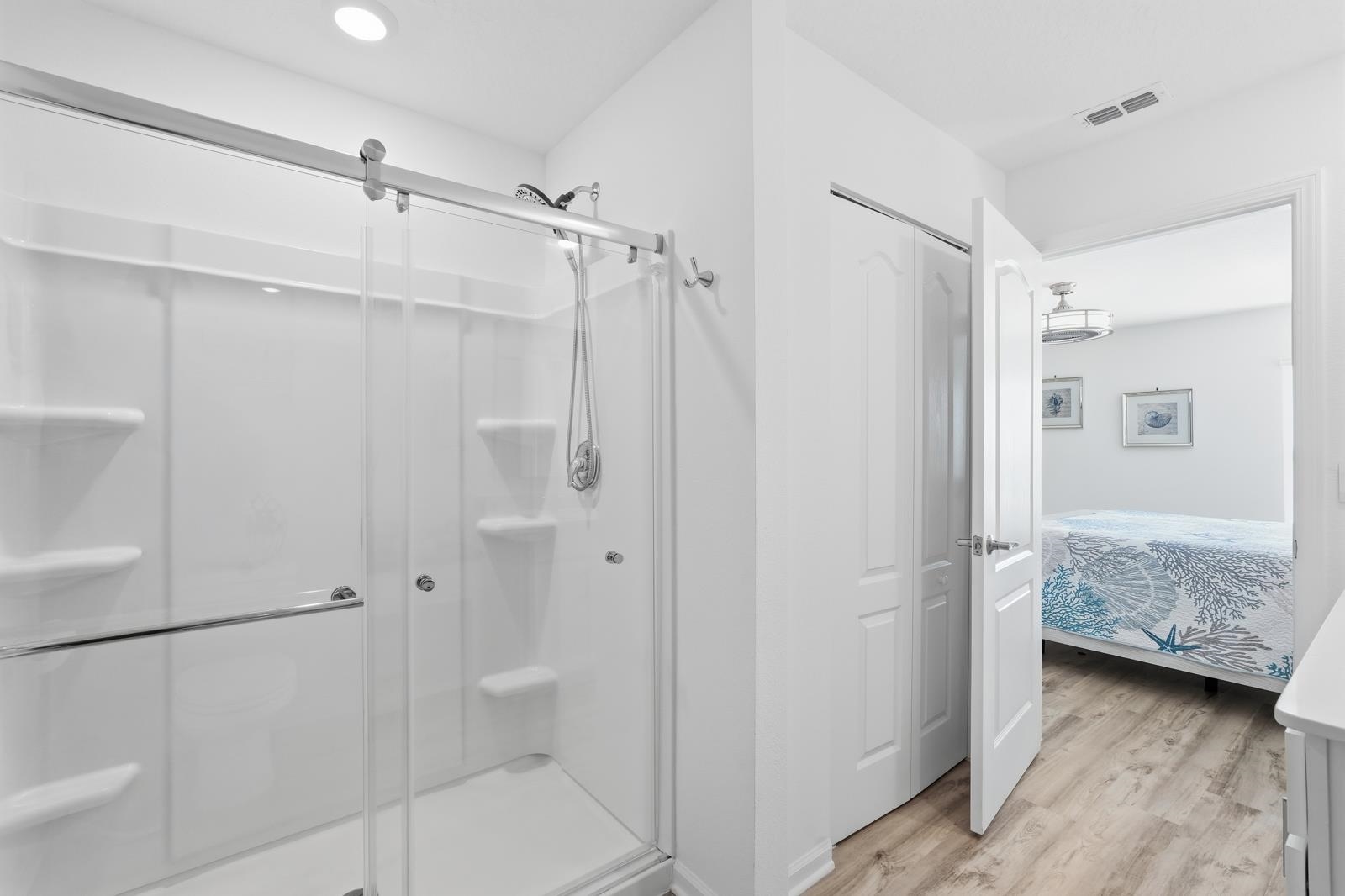 Image 24 of 44 For 44 Llewellyn Trl