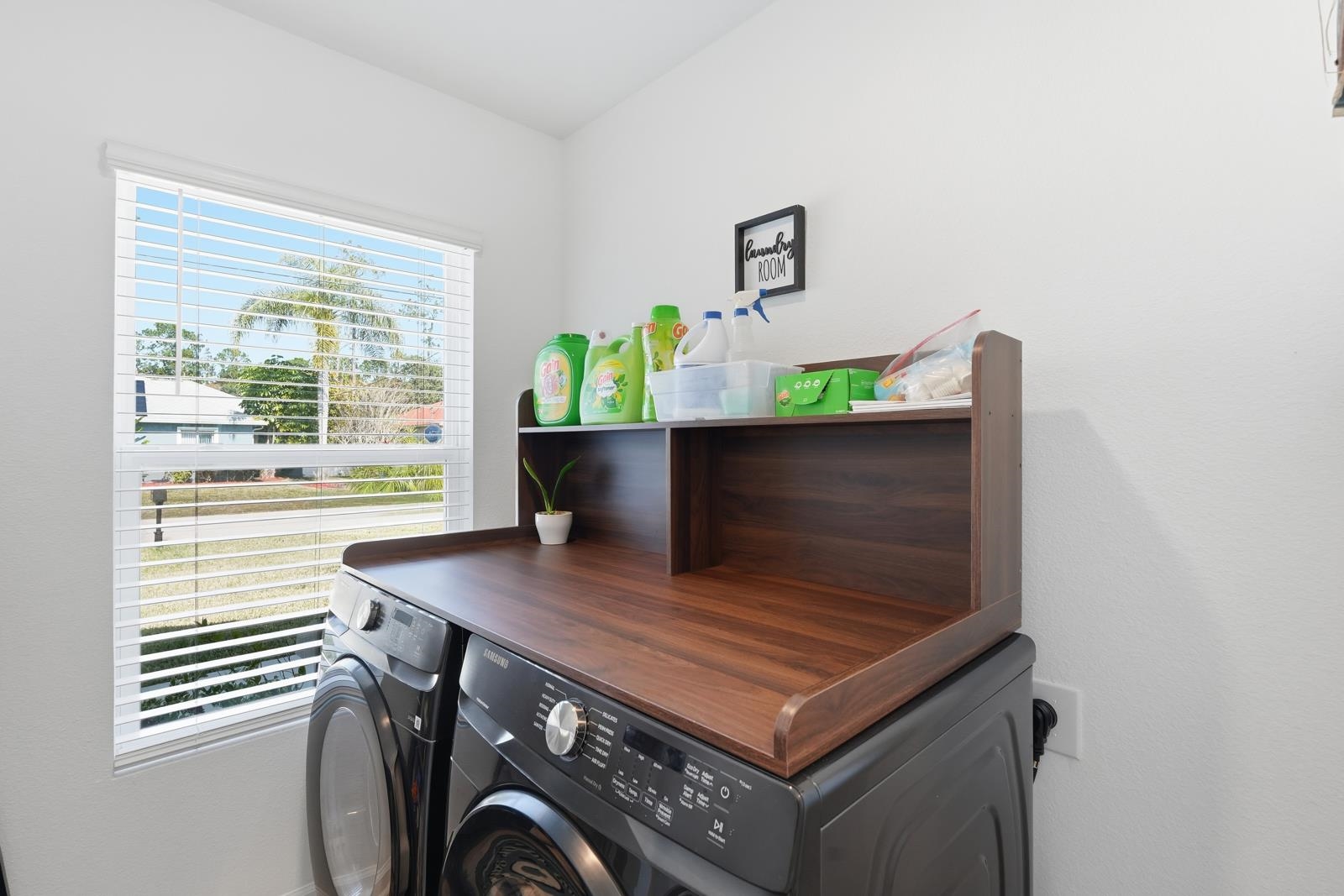 Image 28 of 44 For 44 Llewellyn Trl