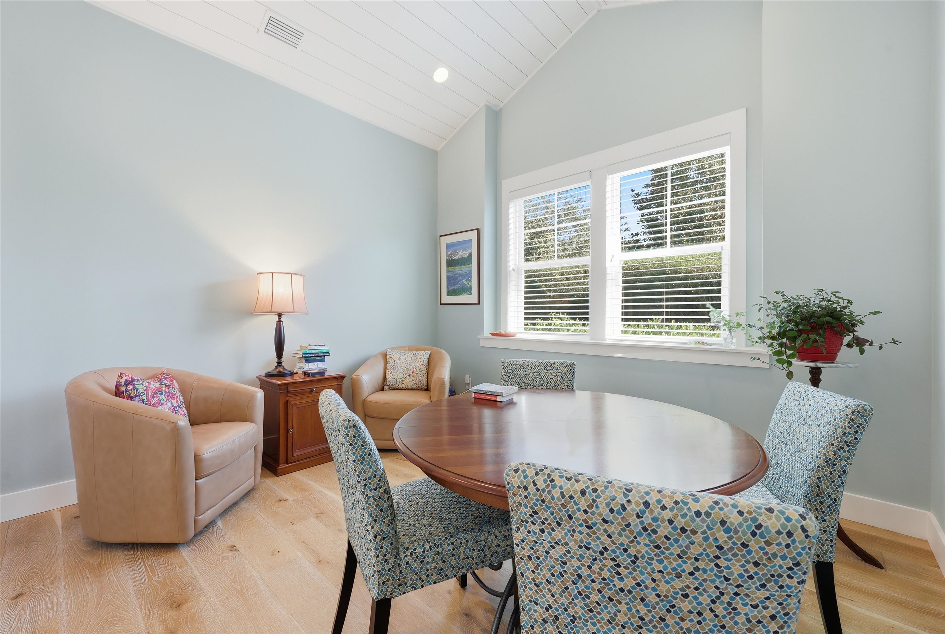 Image 19 of 54 For 66 Ridgeway Rd