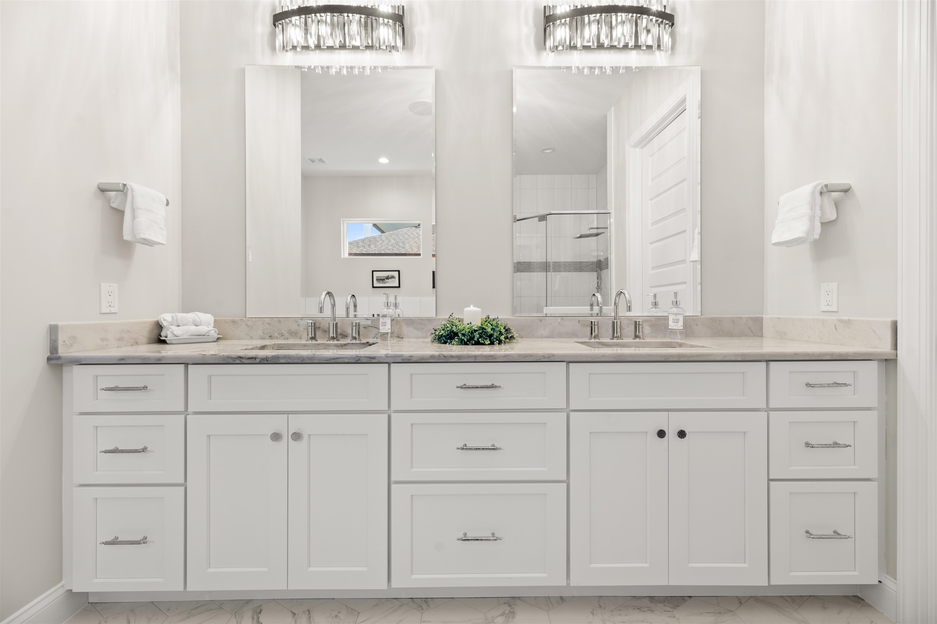 Image 23 of 84 For 2559 Palm Ave