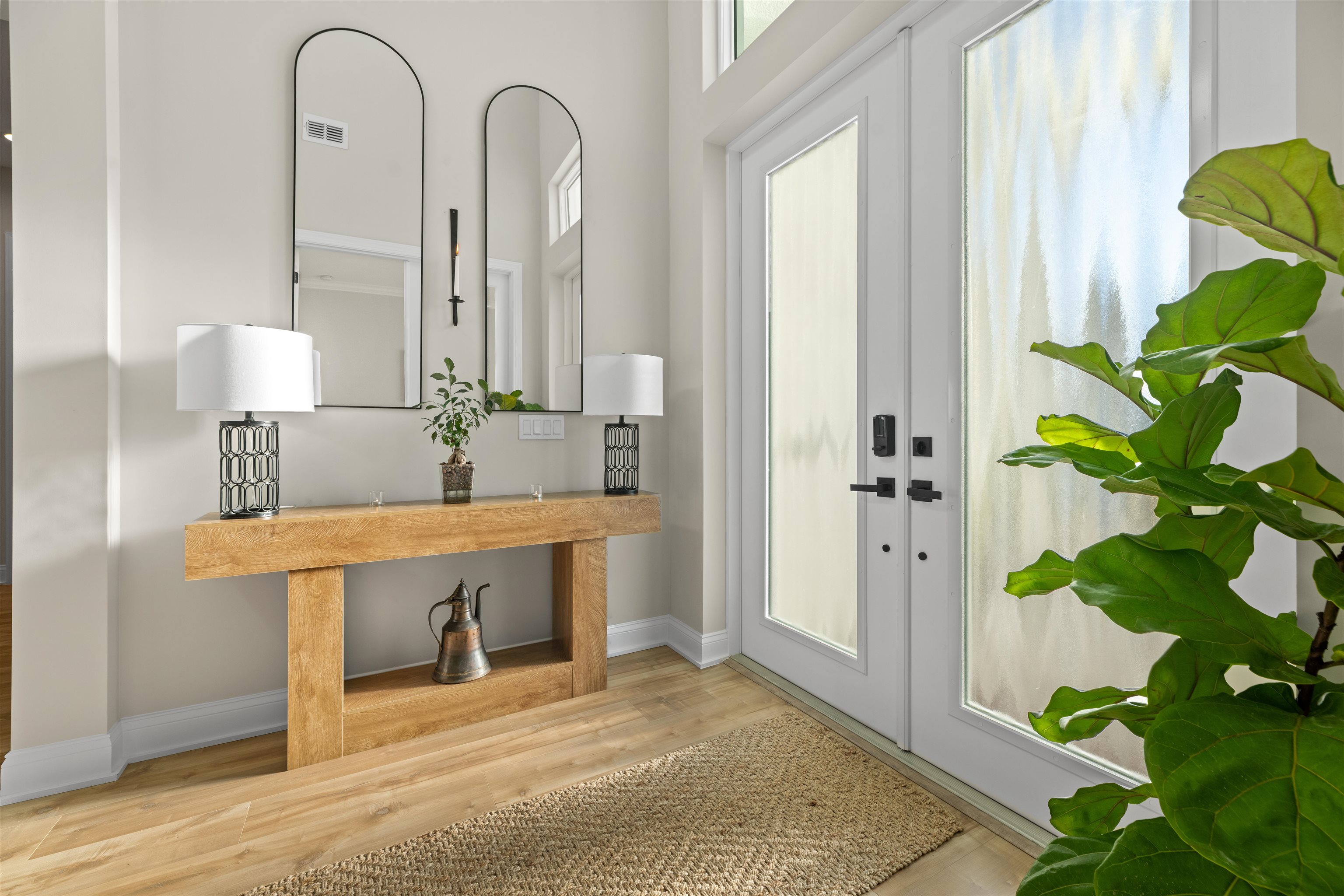 Image 3 of 84 For 2559 Palm Ave