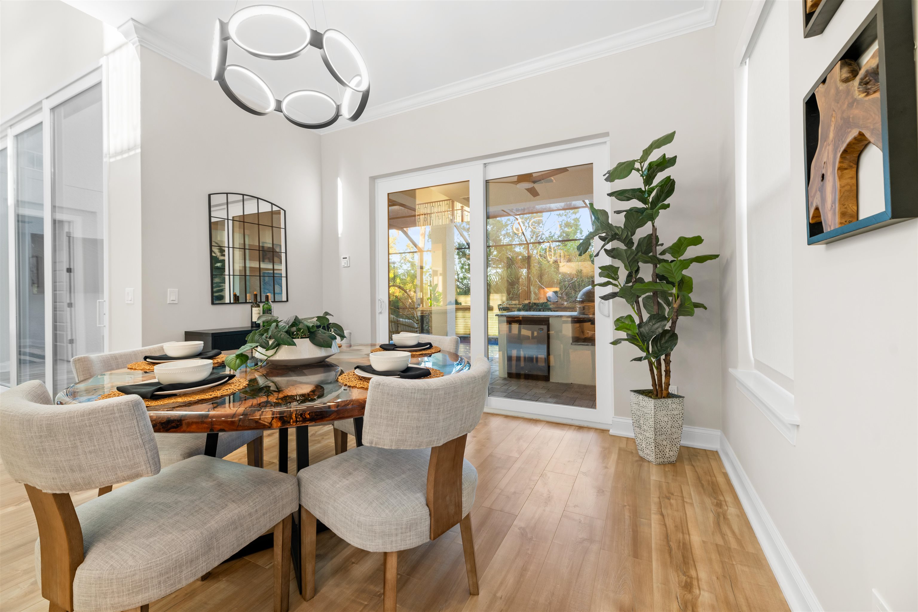 Image 37 of 84 For 2559 Palm Ave