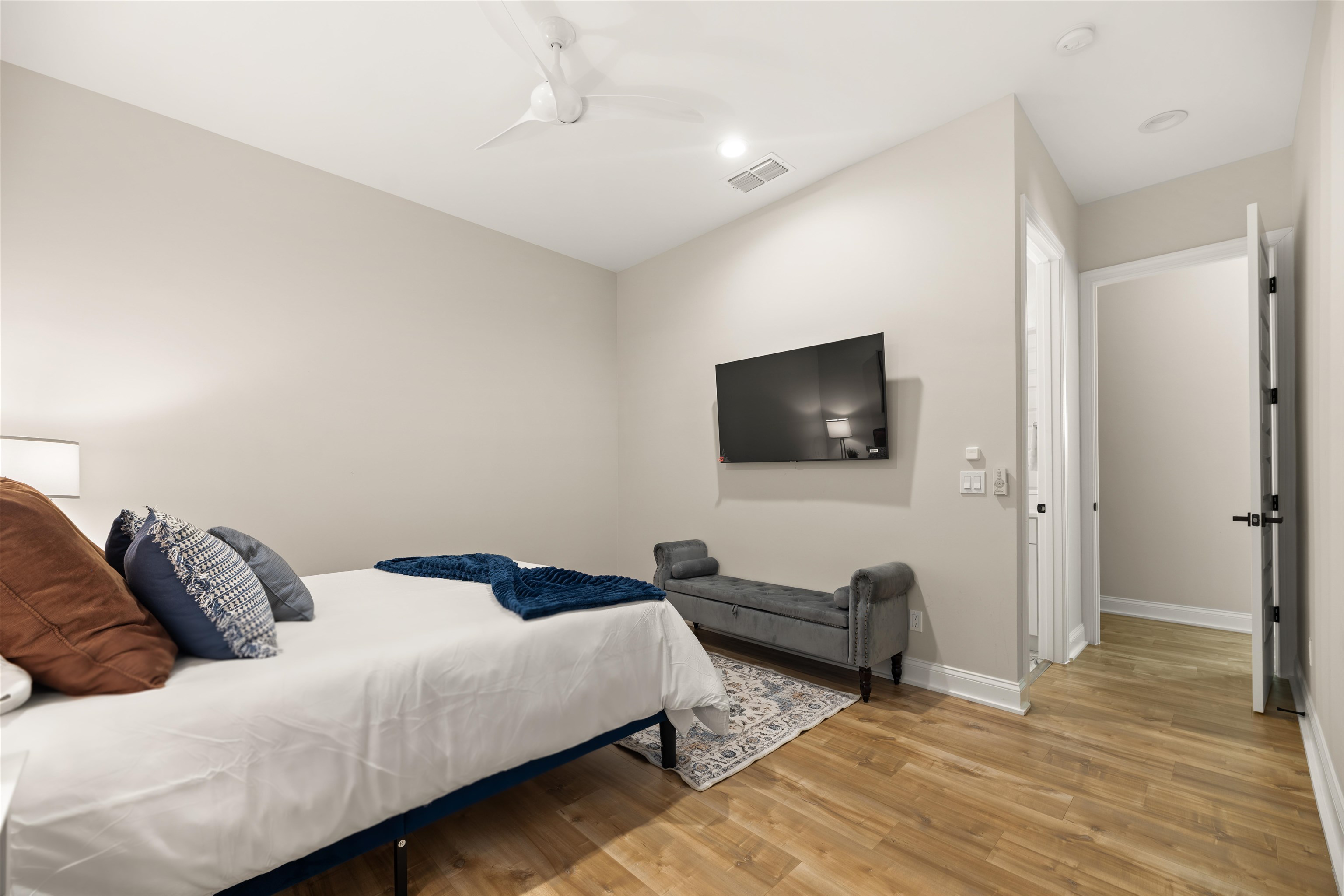 Image 42 of 84 For 2559 Palm Ave