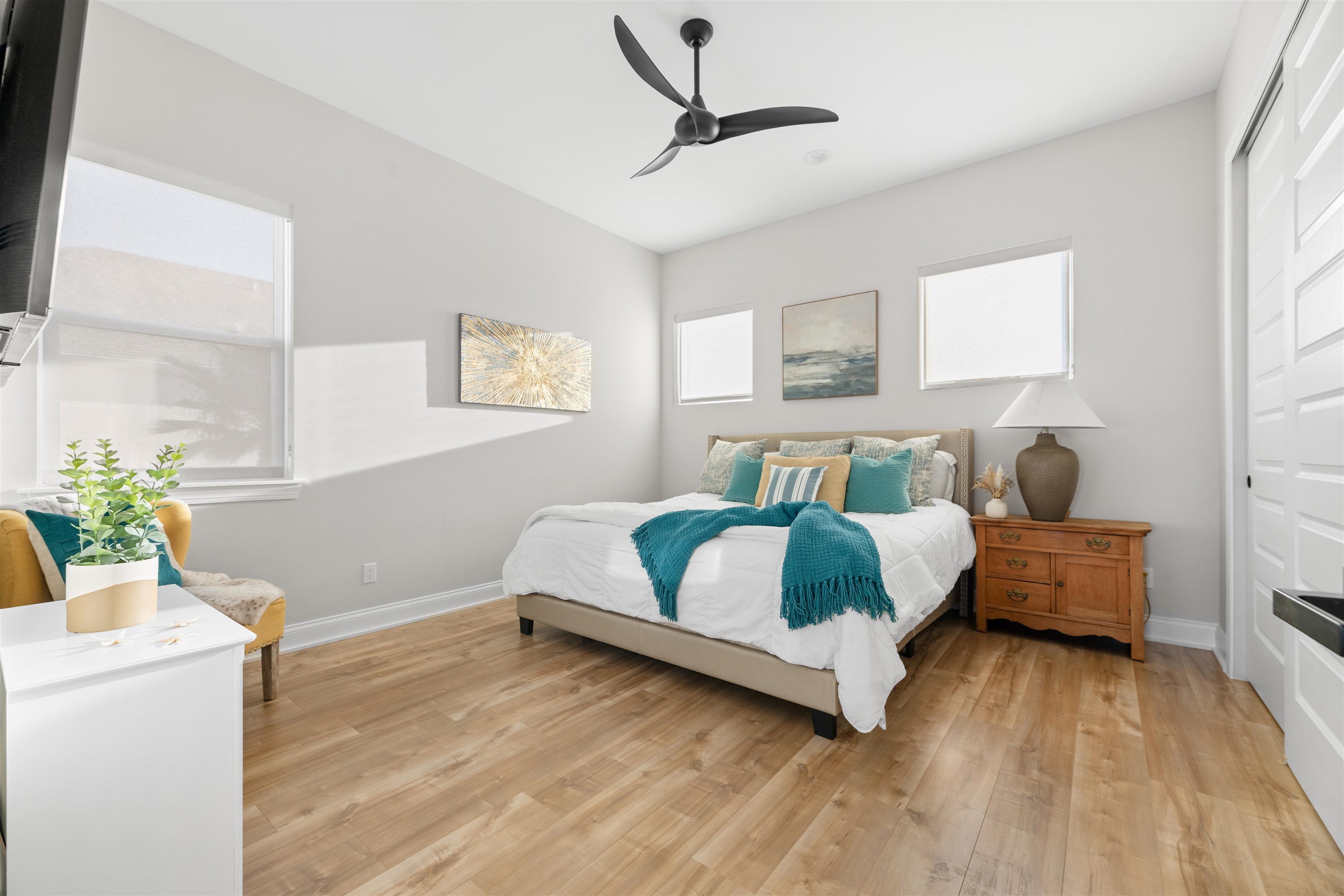 Image 52 of 84 For 2559 Palm Ave