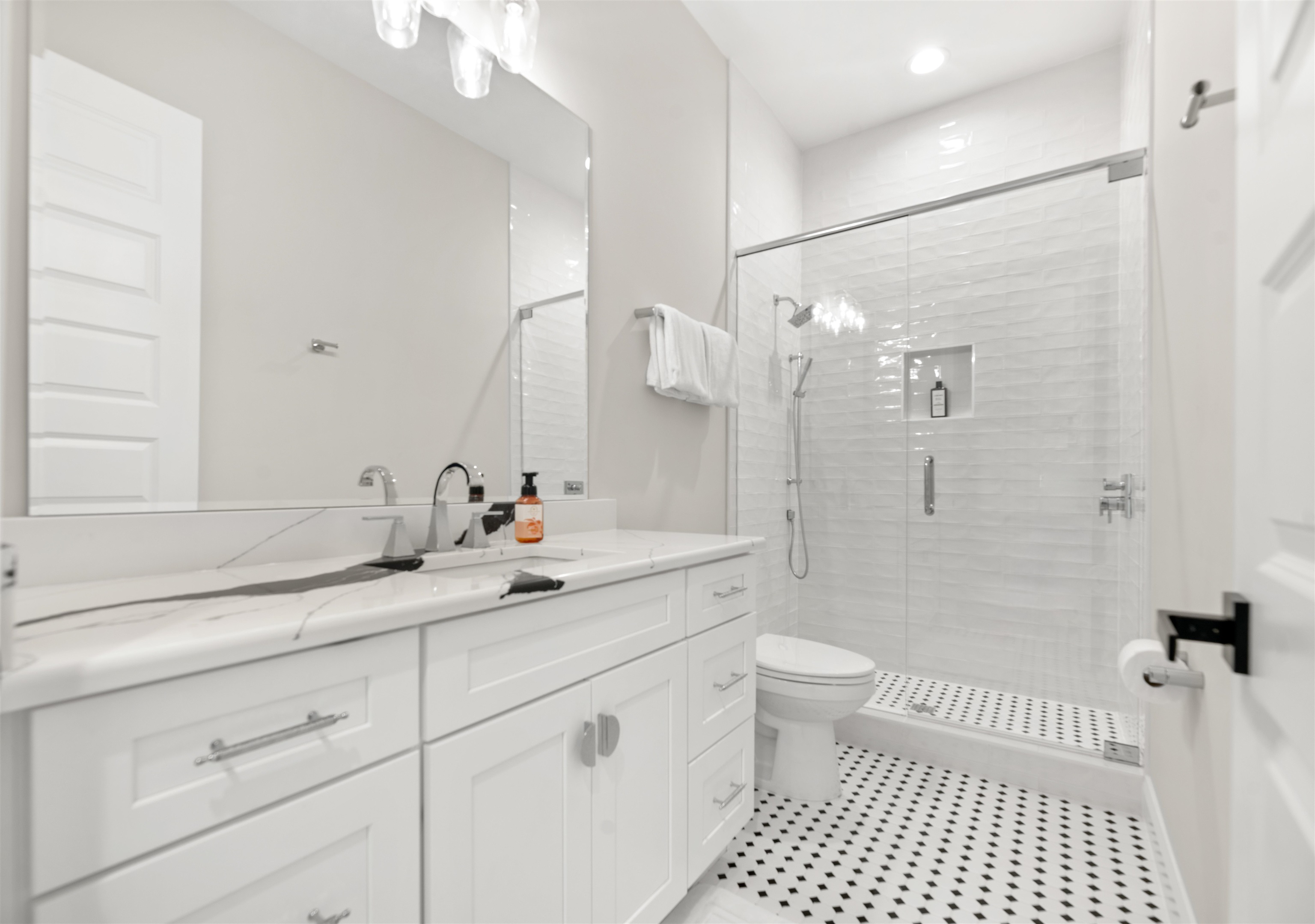 Image 66 of 84 For 2559 Palm Ave